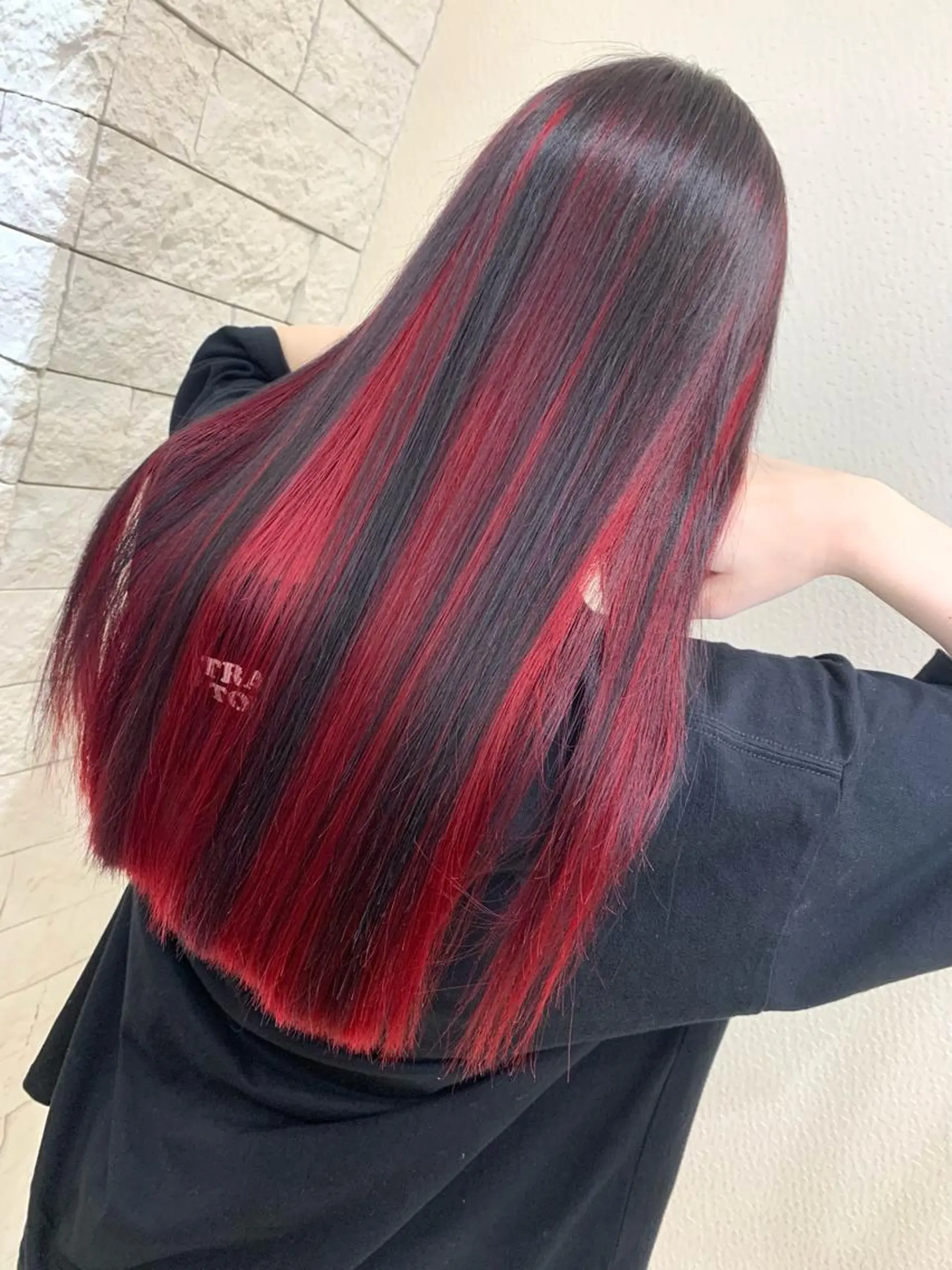 ロング トリートメント ヘアカラー 今村公介 ブリーチ特化、派手髪のヘアスタイル