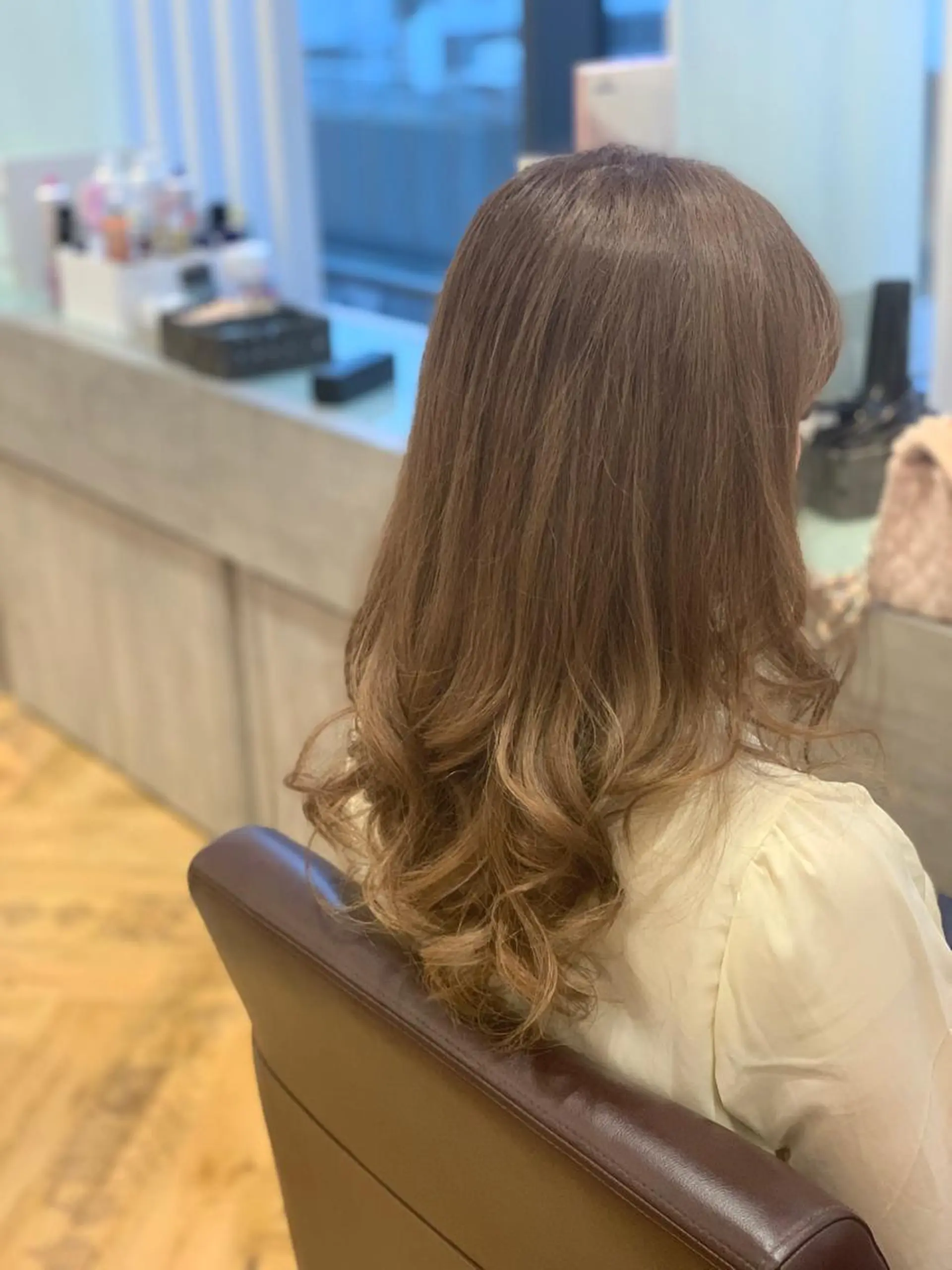 ロング カラー 渡辺 リリのヘアスタイル
