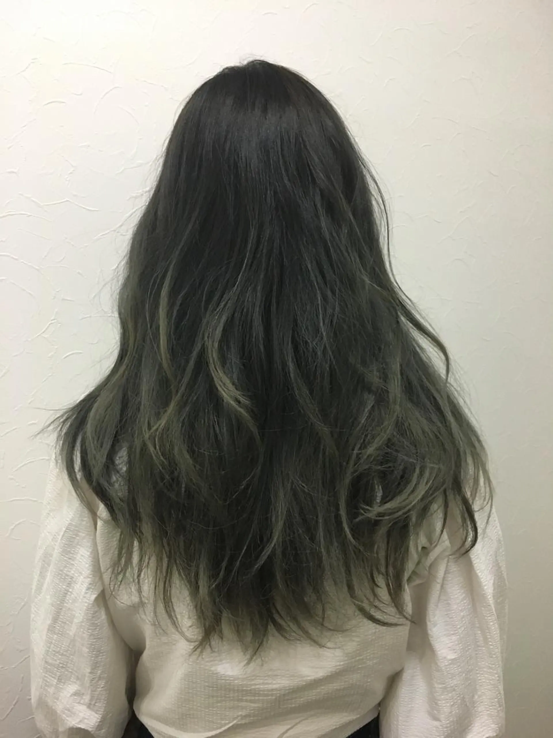 セミロング カラー グラデーションカラー YARN所属・【モニター募集】 三宅航平のヘアスタイル