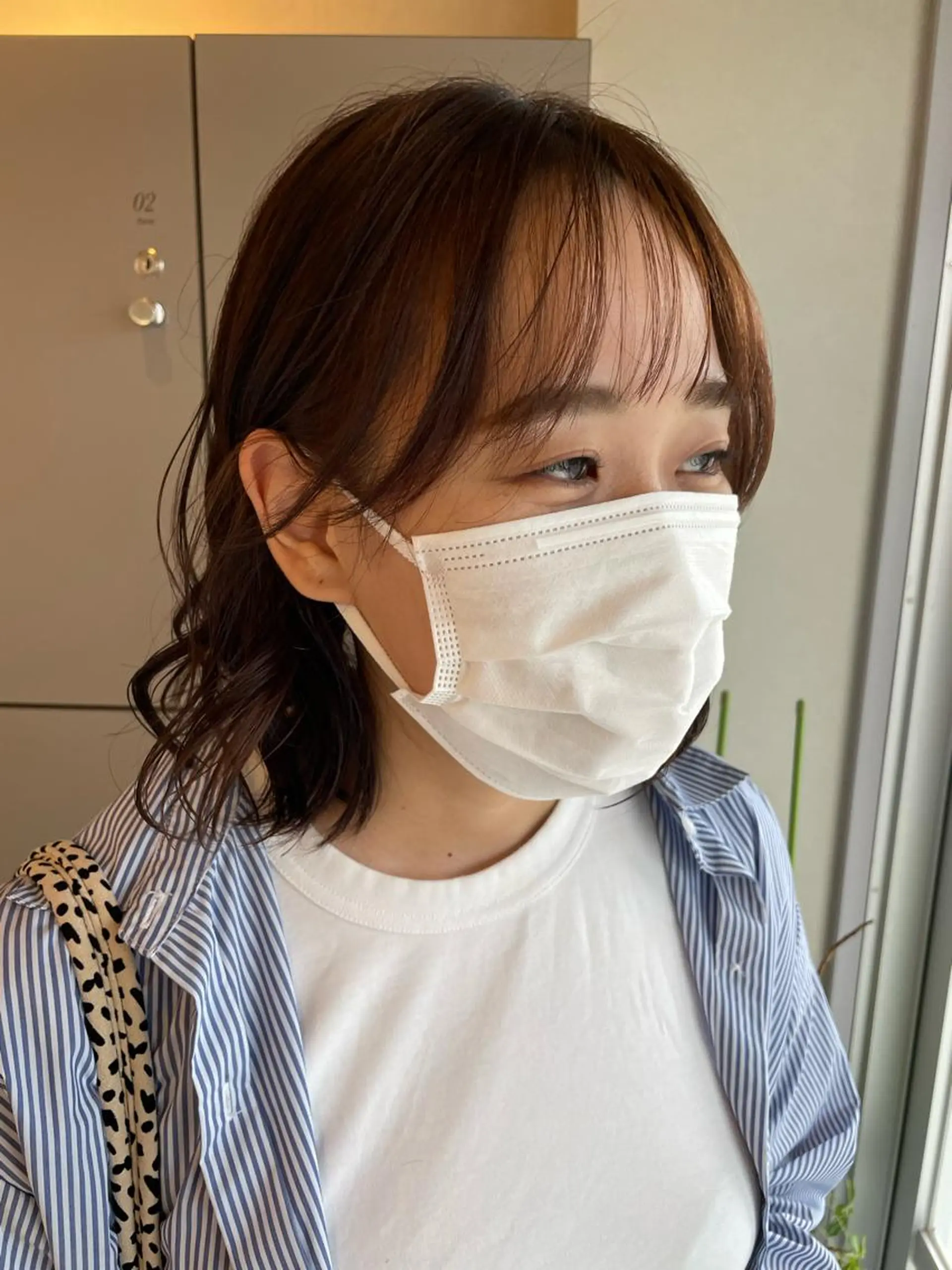 ミディアム 切りっぱなしボブ ショートボブ ミディアムパーマ ミストバング ボブ カット ヘアカラー パーマ トリートメント モテ髪/ボブ/ショー ト/アダチフウトのヘアスタイル