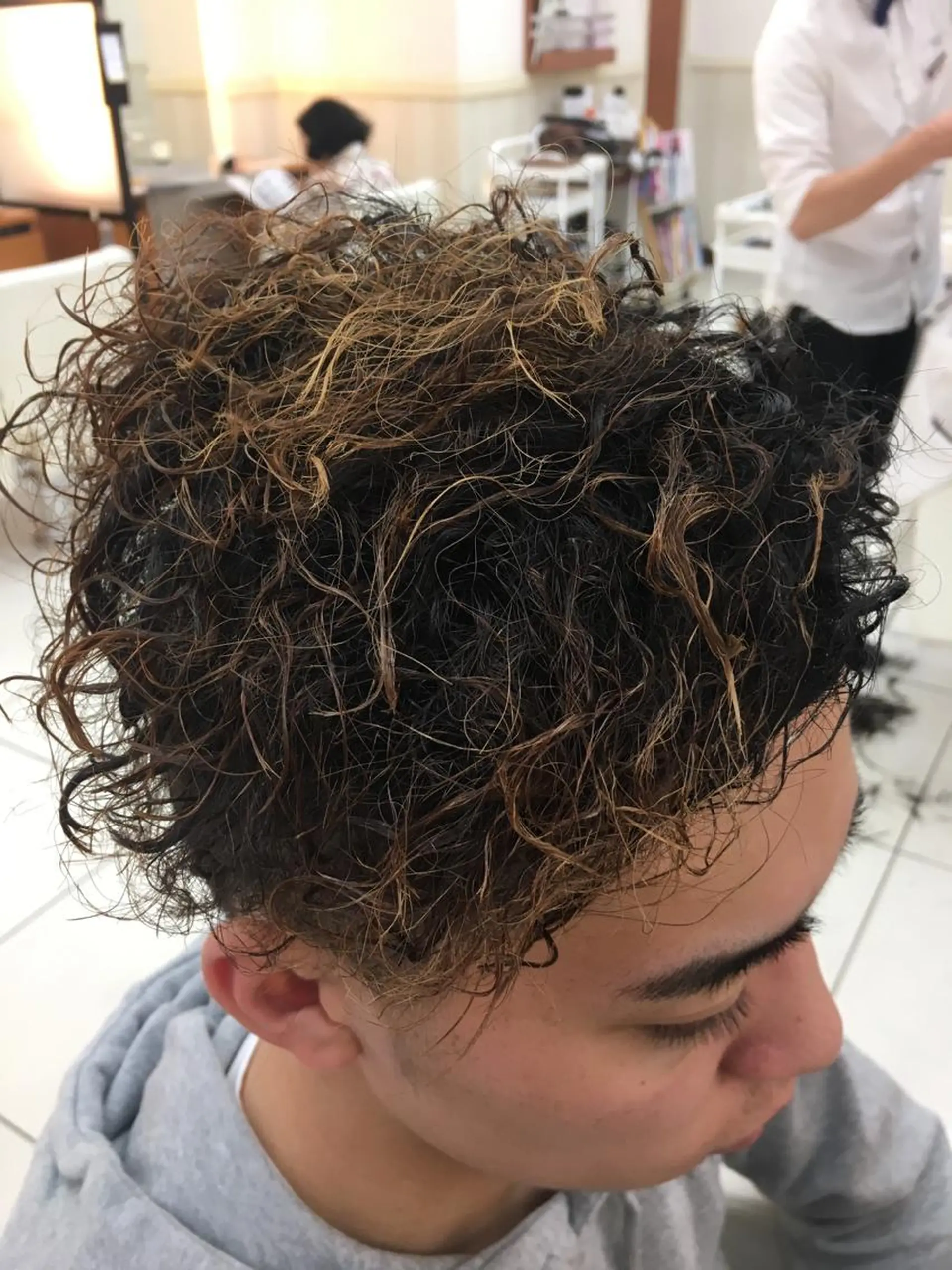 ショート パーマ ツイストスパイラルパーマ スパイラルパーマ カット ヘアカラー トリートメント N° jillva ♦️川端裕司♦️のヘアスタイル