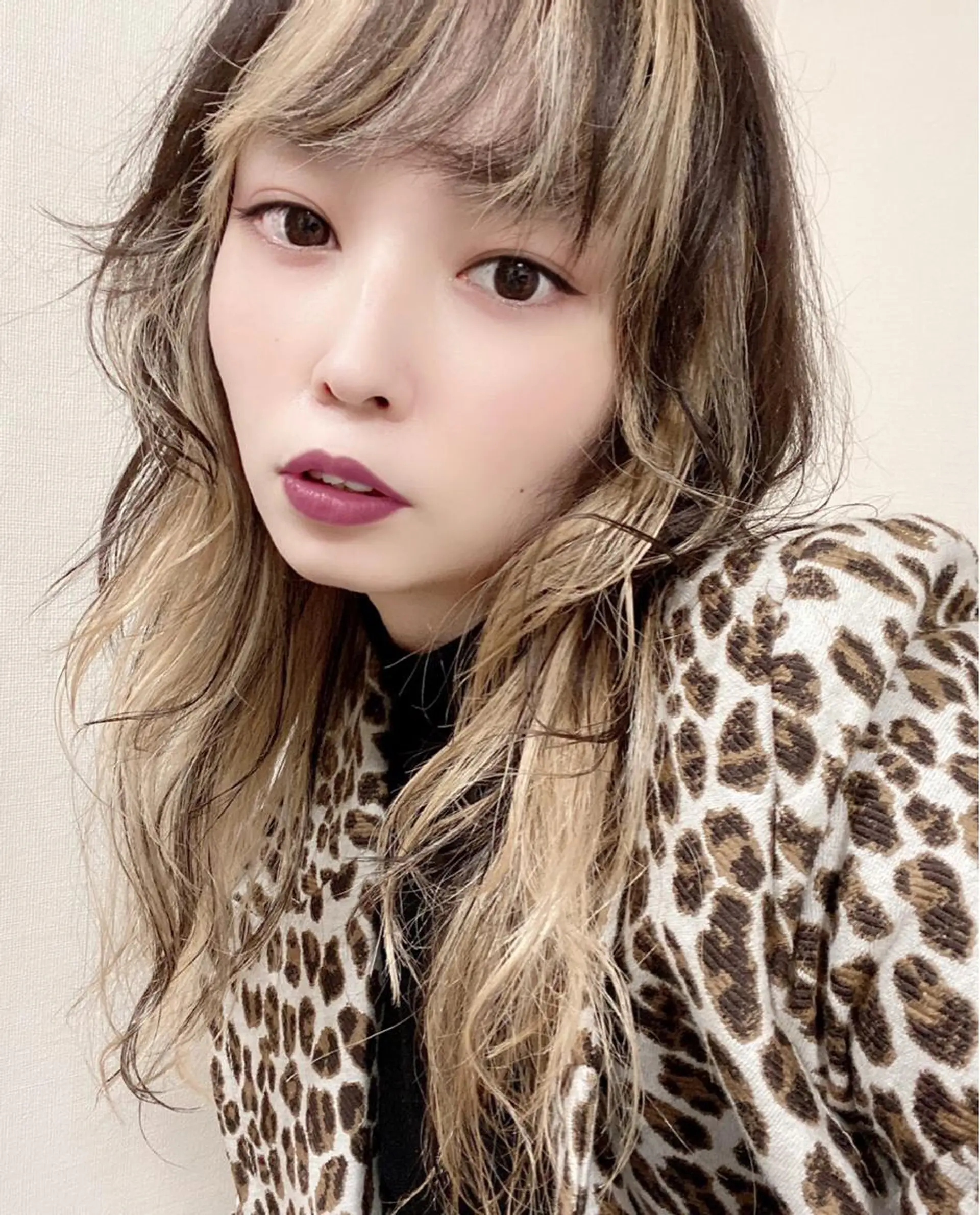 ミディアム 外国人風カラー ハイライト レイヤーカット 似合わせカット ウルフカット メンズケアブリーチ 特化🔥村田のヘアスタイル