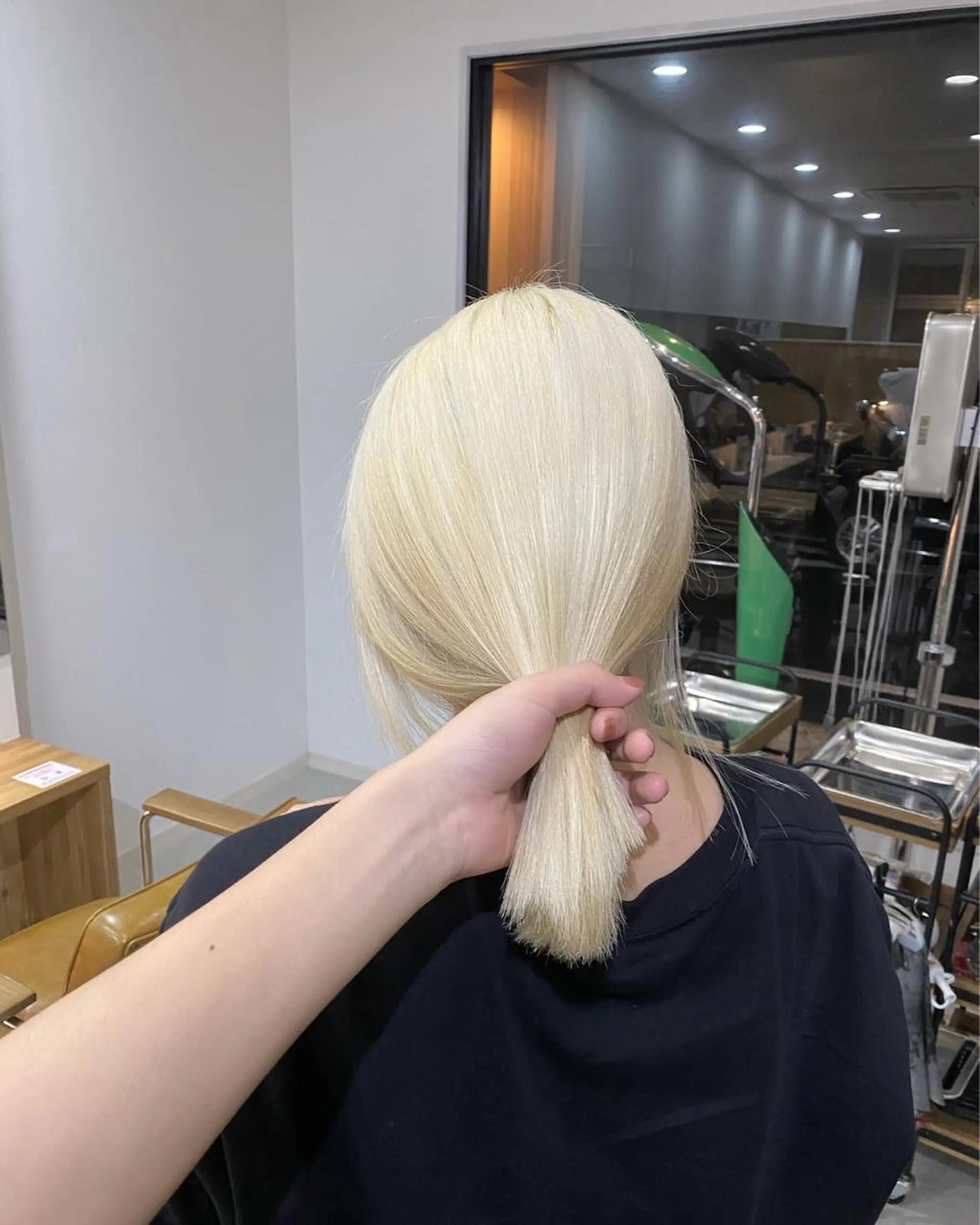 カラー ブリーチカラー よねだまことのヘアスタイル