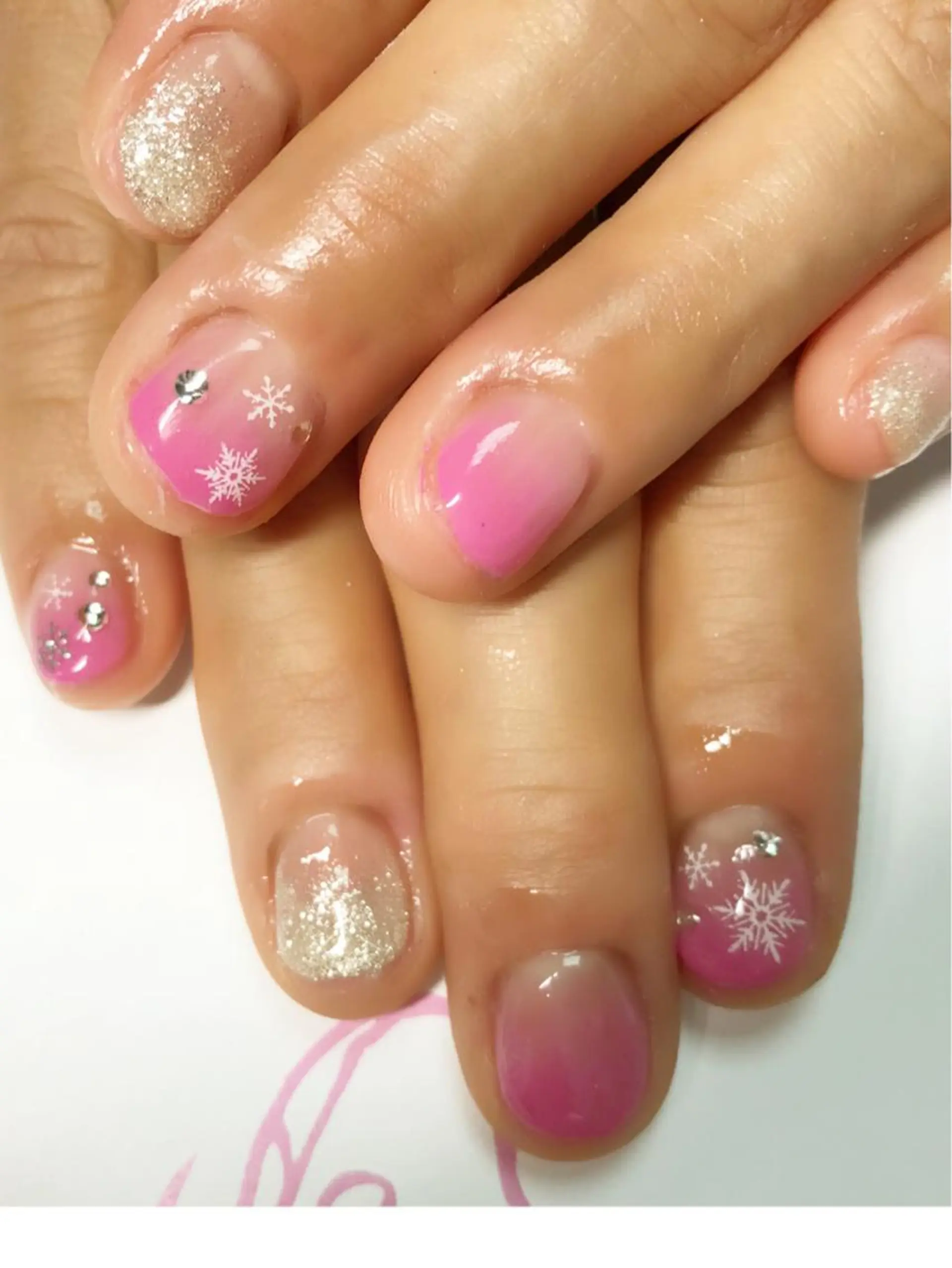 ネイル キラキラネイル ピンク ストーンネイル ハンドネイル CITRAtotal beautyのネイルデザイン