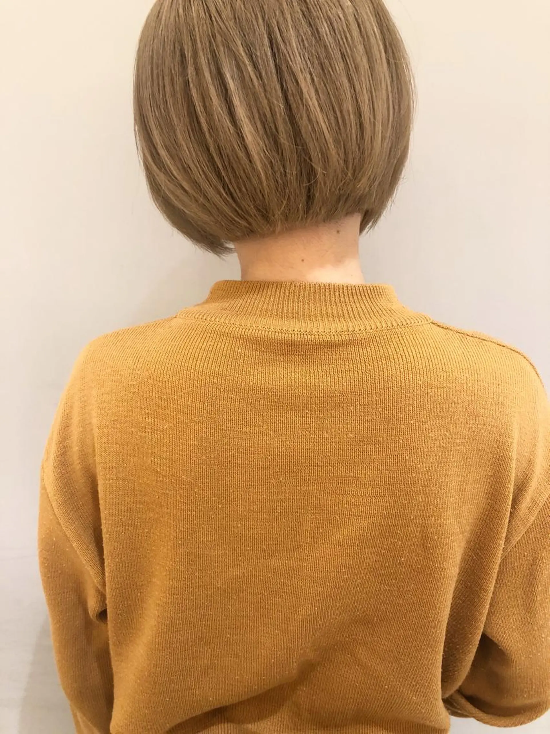 ショート ケアブリーチ/ エクステ/レイヤーのヘアスタイル