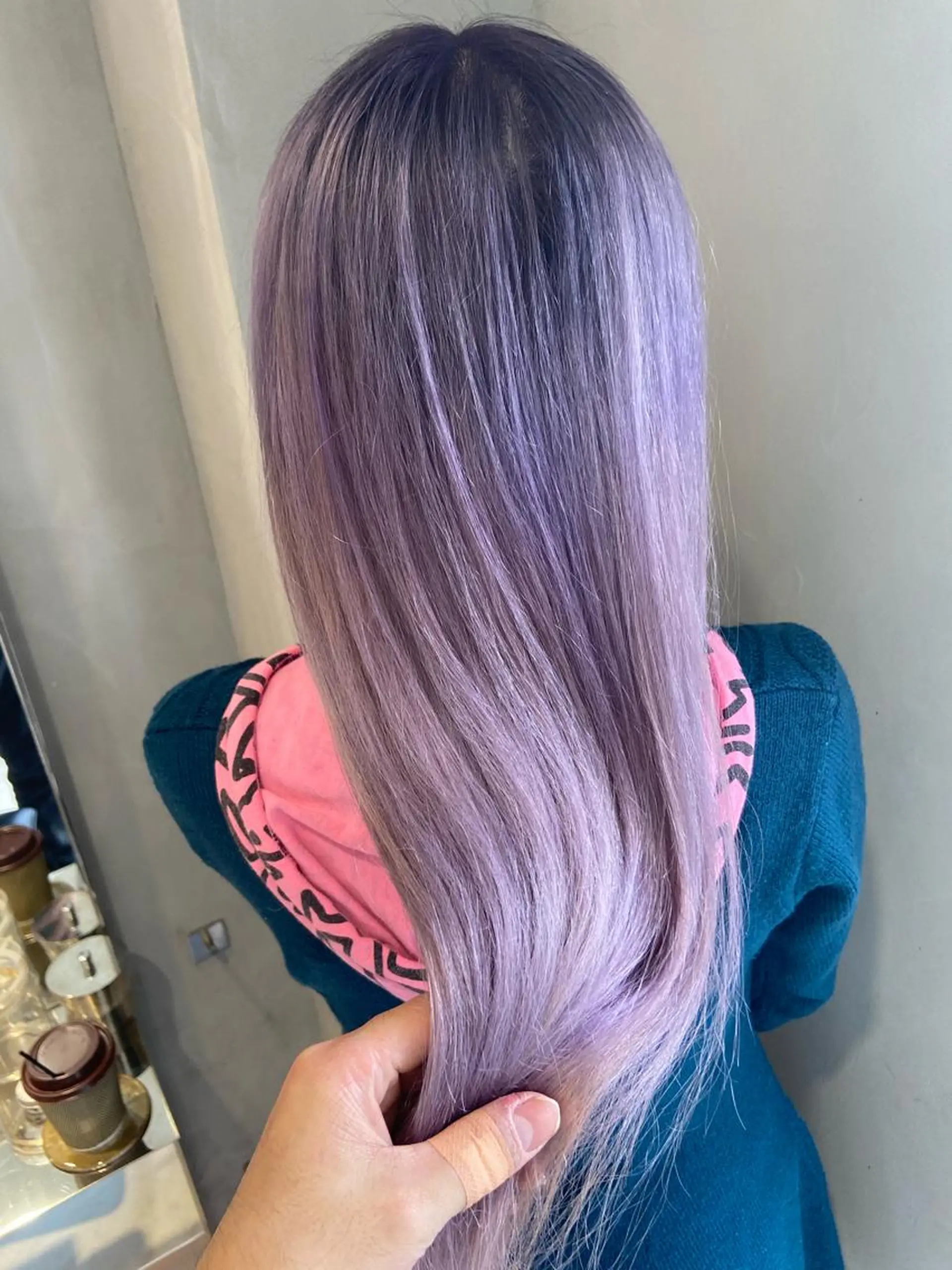 ロング カラー カジュアルを女っぽく 𝗮𝘆𝗮𝗰𝗼のヘアスタイル