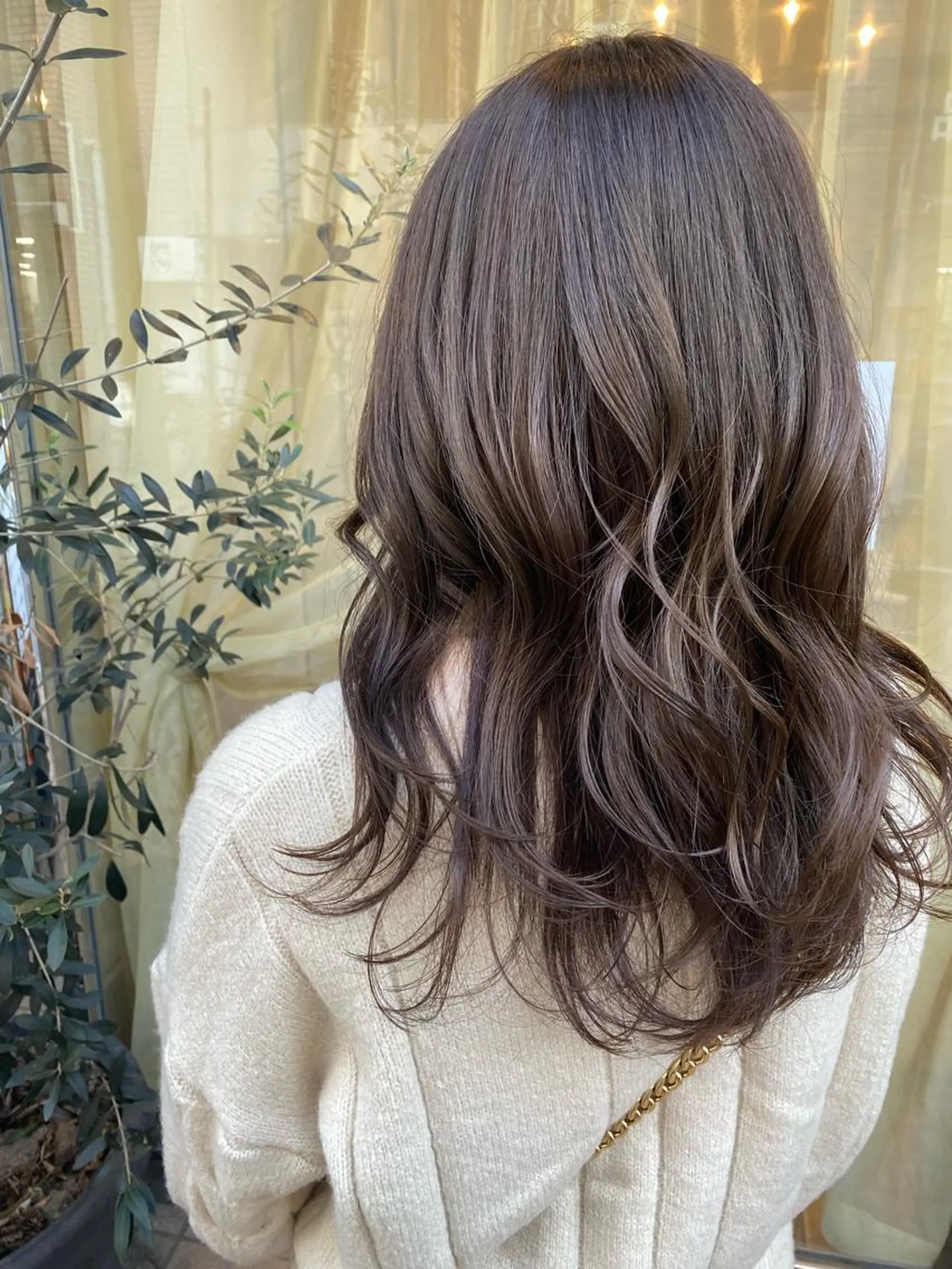 ロング カラー 宮内 真乃のヘアスタイル