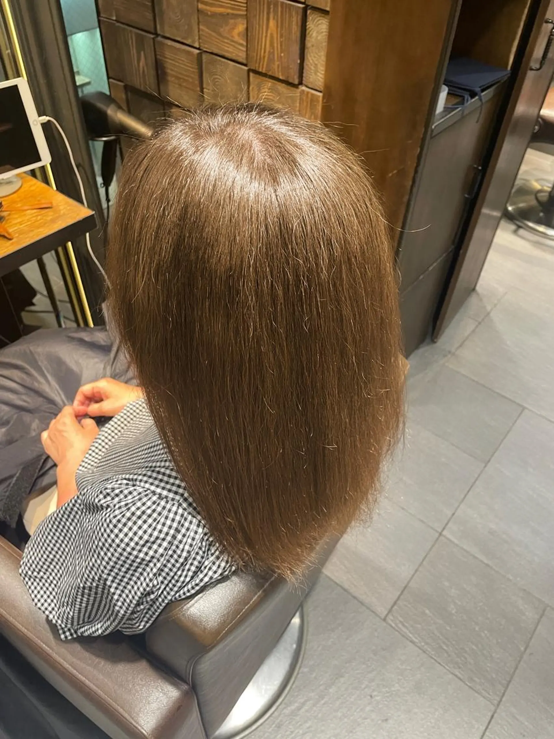 ミディアム ヘアカラー ブリーチ＆縮毛矯正 🧸tomoki🧸のヘアスタイル