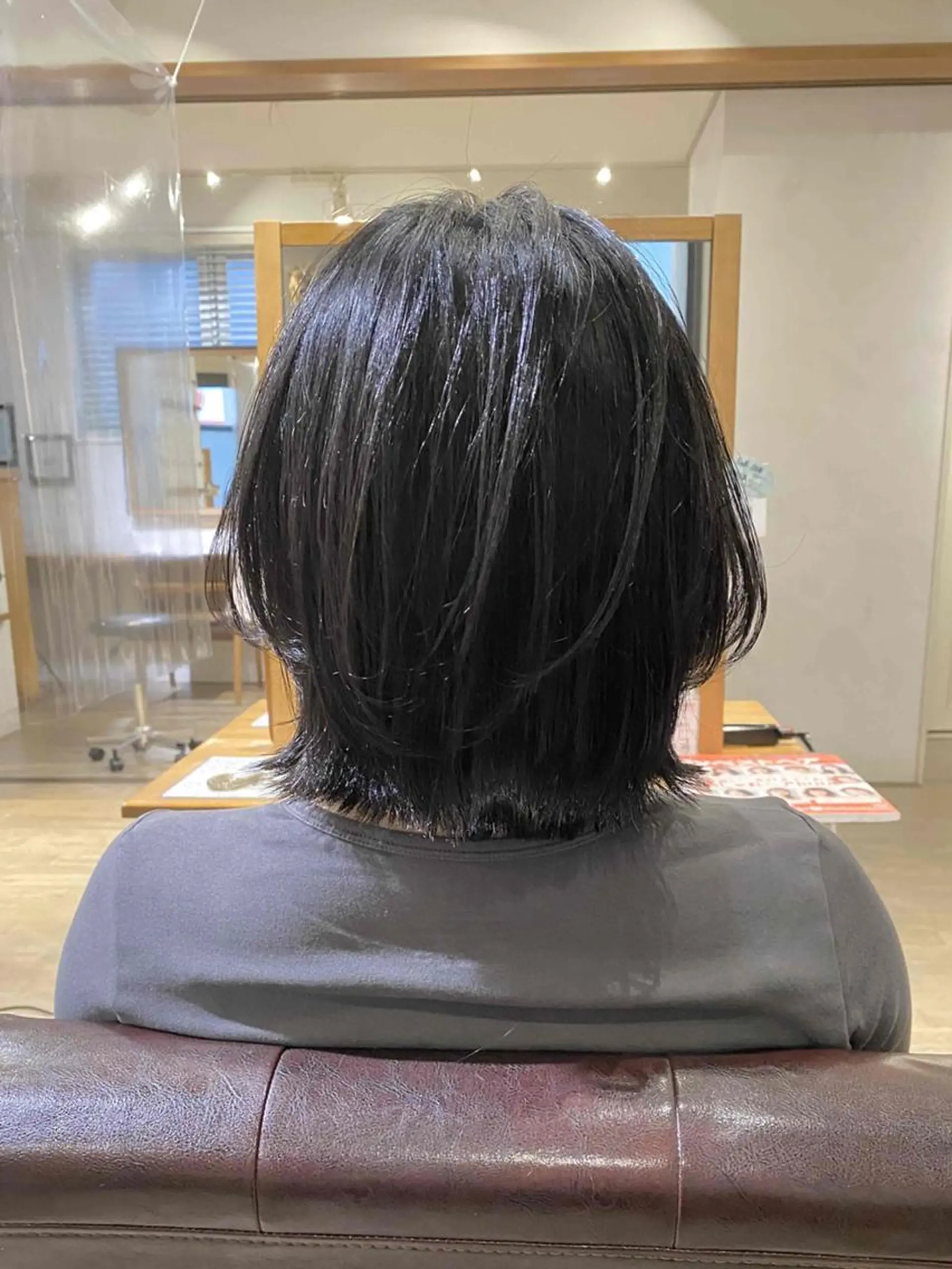 ミディアム カラー ボブレイヤー ブリーチ デザインカラー イヤリングカラー ハイライトカラー Neolive plus所属・前田 裕介のヘアスタイル