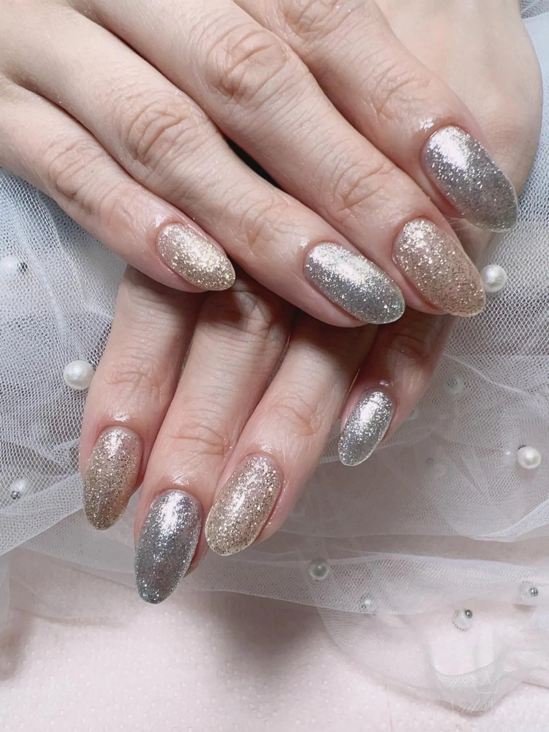 ショート カラー ネイル シルバー ゴールド ラメ(グリッター) シルバー ハンドネイル Nail NaNaのネイルデザイン