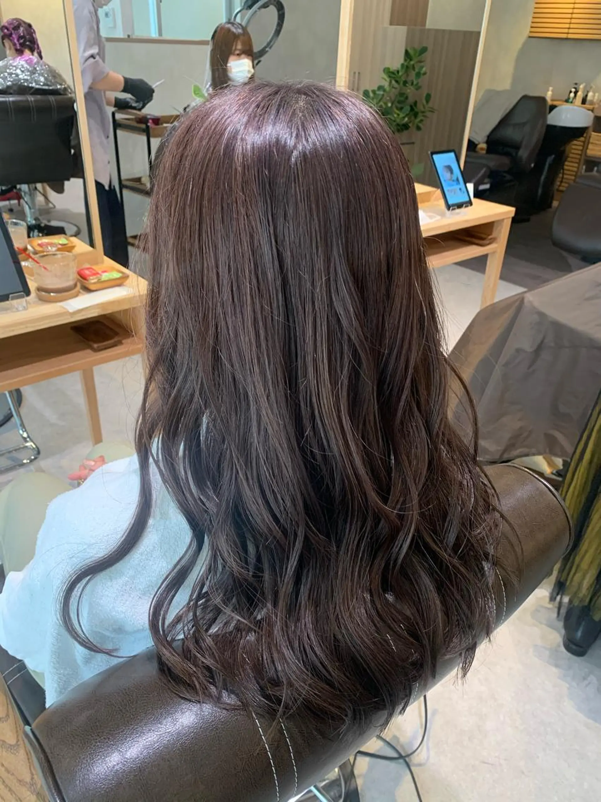 ロング カラー ブラウンカラー ラベンダーカラー unöi所属・3月Open unöi  ホナミのヘアスタイル