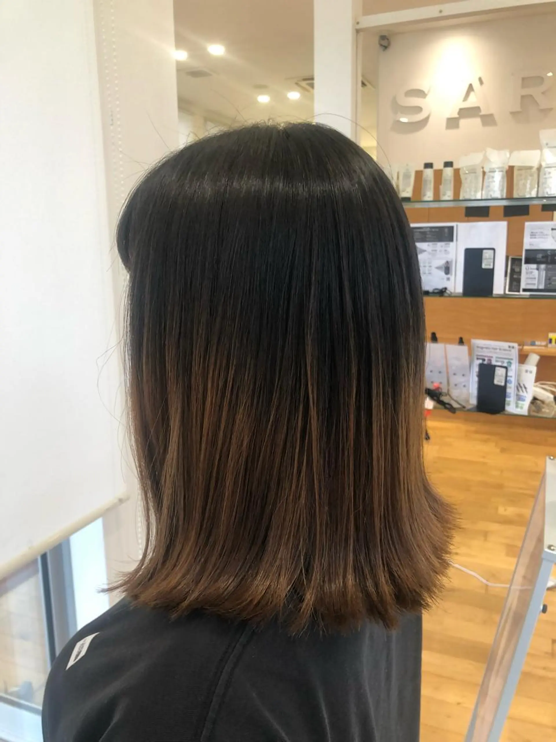 ミディアム 松原 愛莉のヘアスタイル