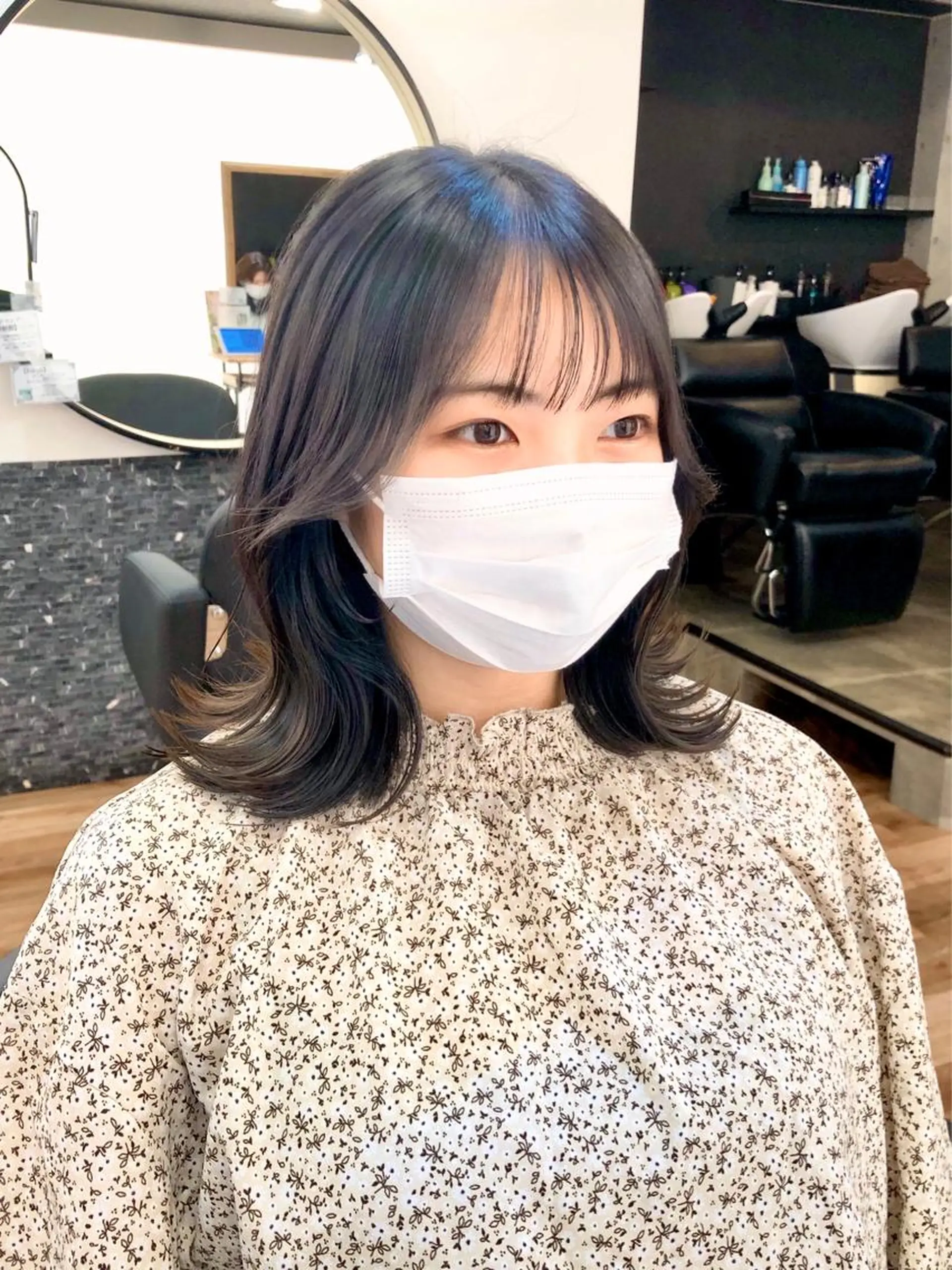 ミディアム カラー 韓国風ヘア カット ヘアカラー トリートメント トレンドヘア🌿 chinariのヘアスタイル