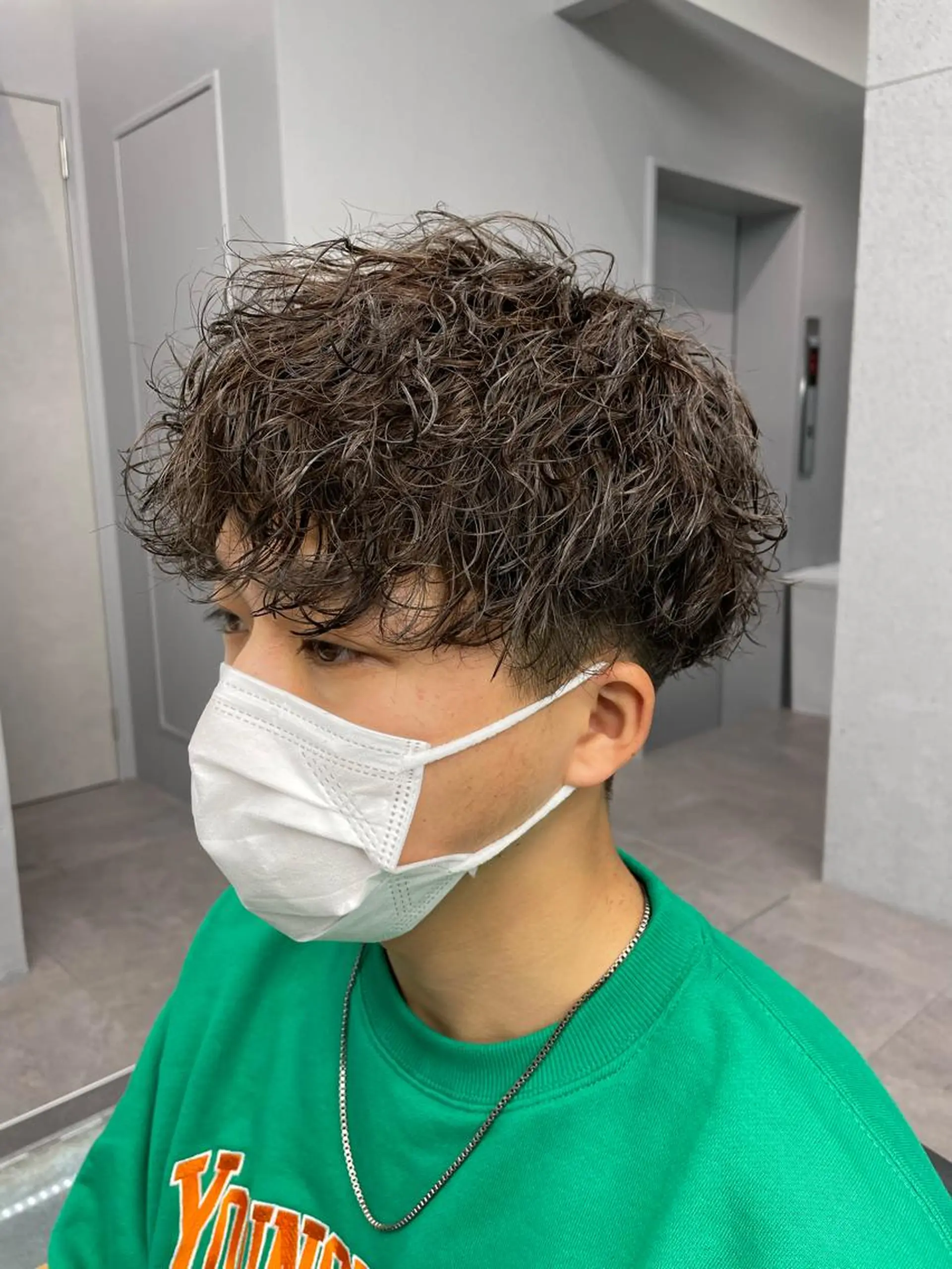 ショート カラー パーマ メンズ メンズパーマ 波巻きパーマ 黒髪 レディースカット いからしゆうたのヘアスタイル