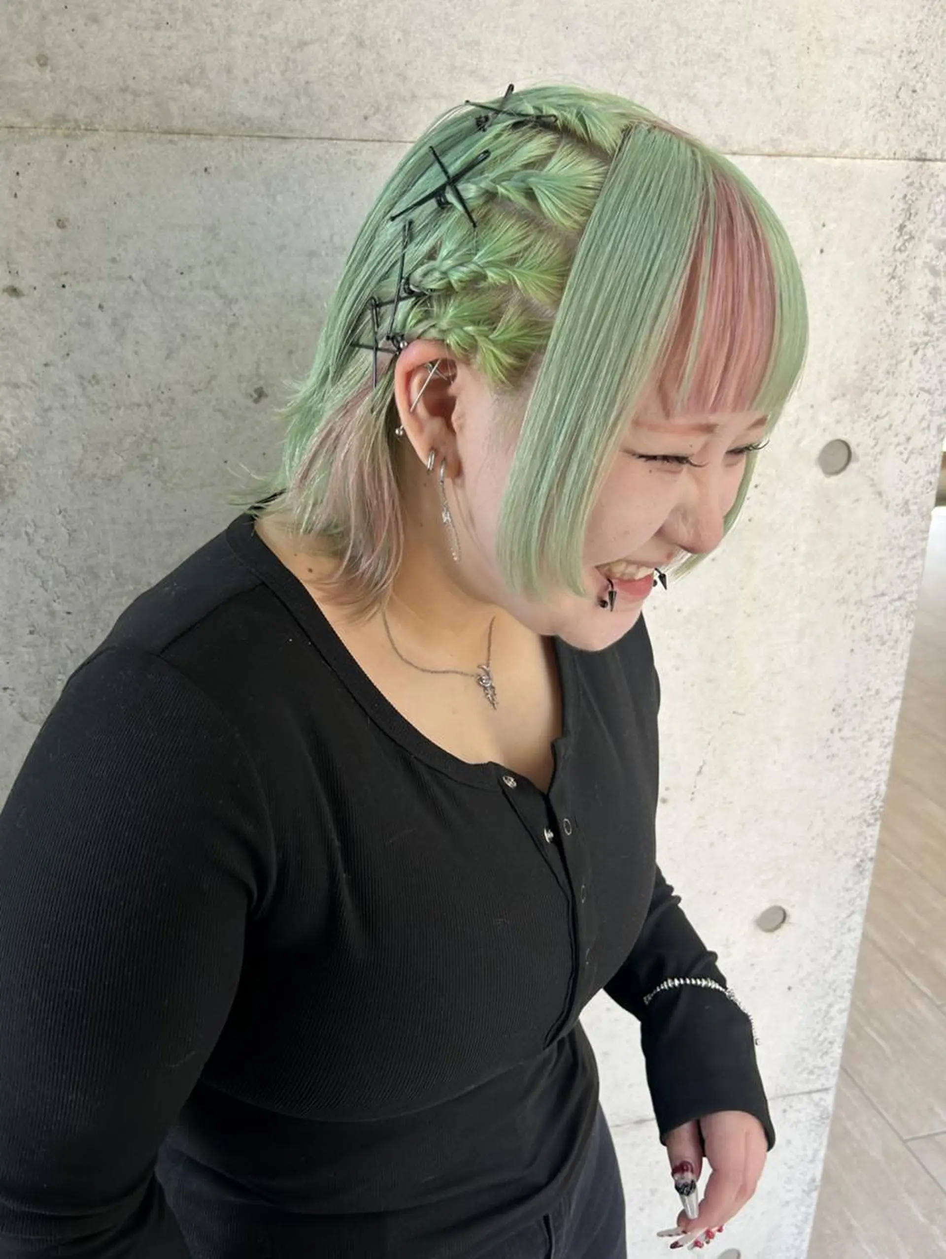 ミディアム ヘアアレンジ ボブ qiie ワンカラー ダブルカラーのヘアスタイル