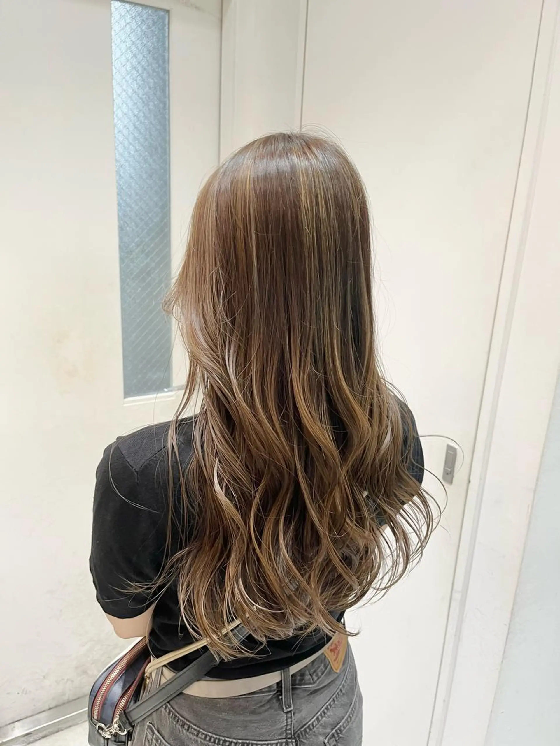 ロング アッシュ ハイライト 髪質改善 ヨシンモリ 韓国風ヘア ヘアカラー 🌈透明感カラー 韓 国ヘアこうたろうのヘアスタイル