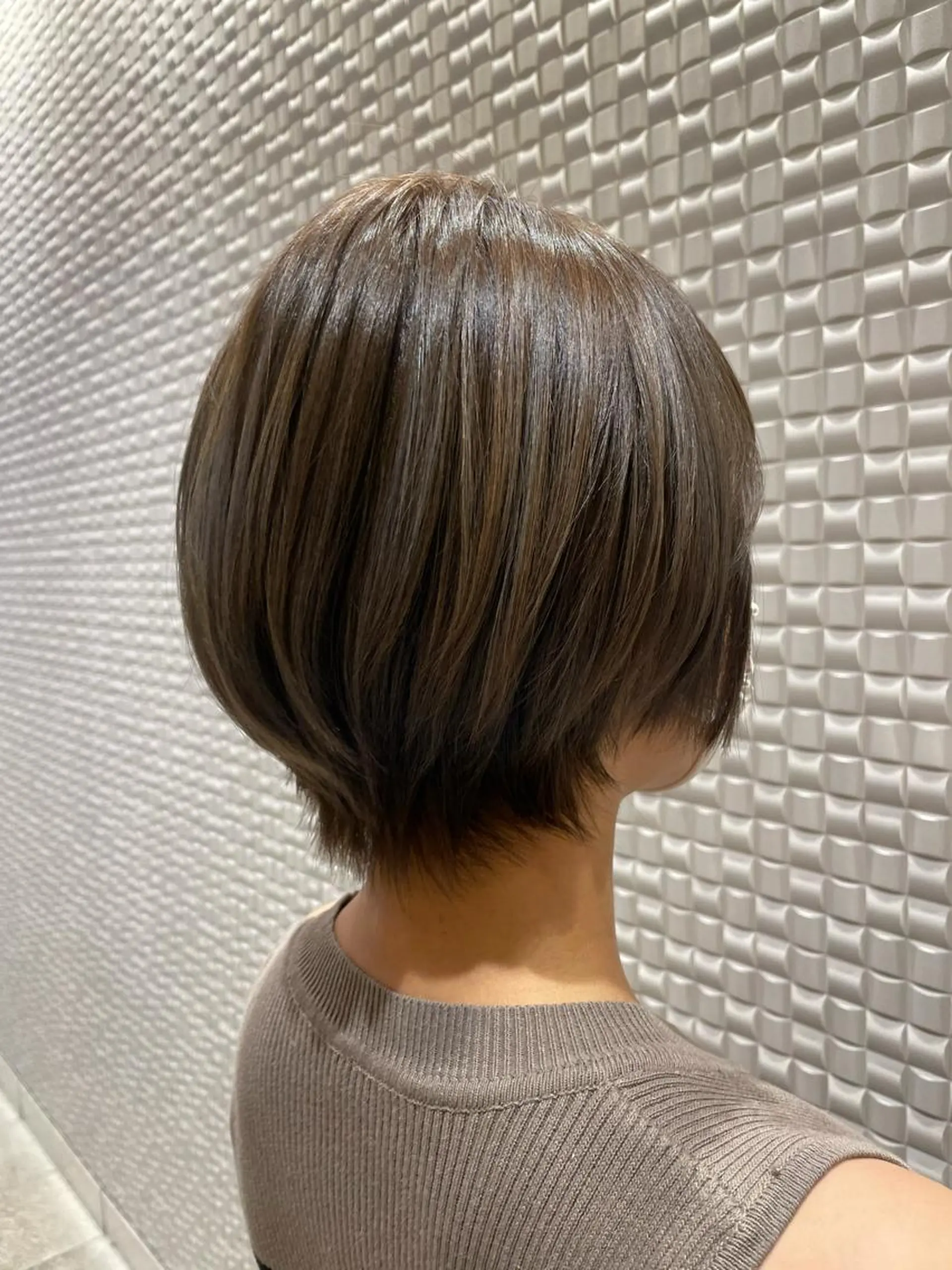 ショート カラー シャドールーツ美容師 篠原康太のヘアスタイル
