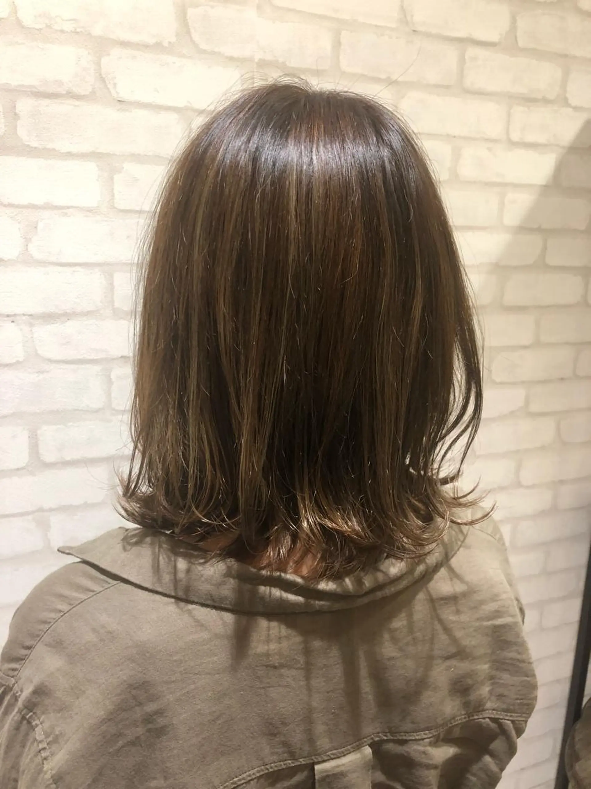 ミディアム カラー アッシュ 白髪ぼかしモデル募集 今村理央奈のヘアスタイル