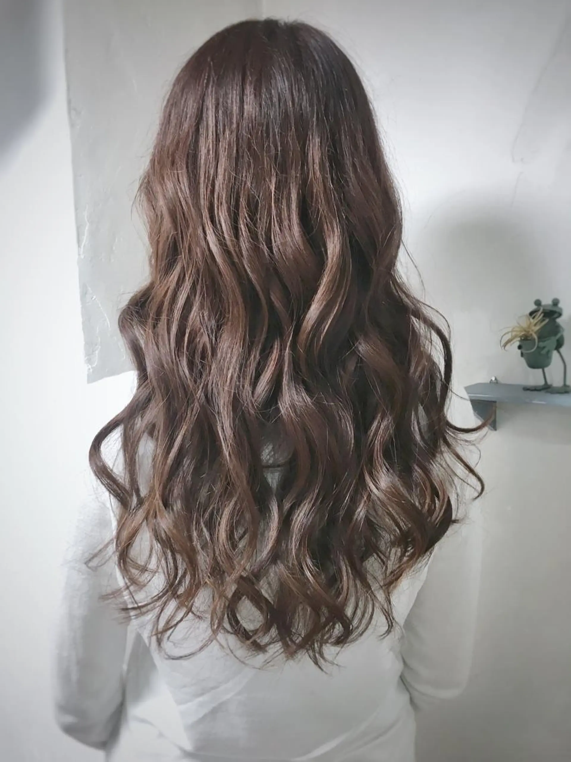 ロング カラー パーマ ヘアアレンジ バレイヤージュ レイヤーカット 推し活専用 【派手髪】飯野ゆかりのヘアスタイル