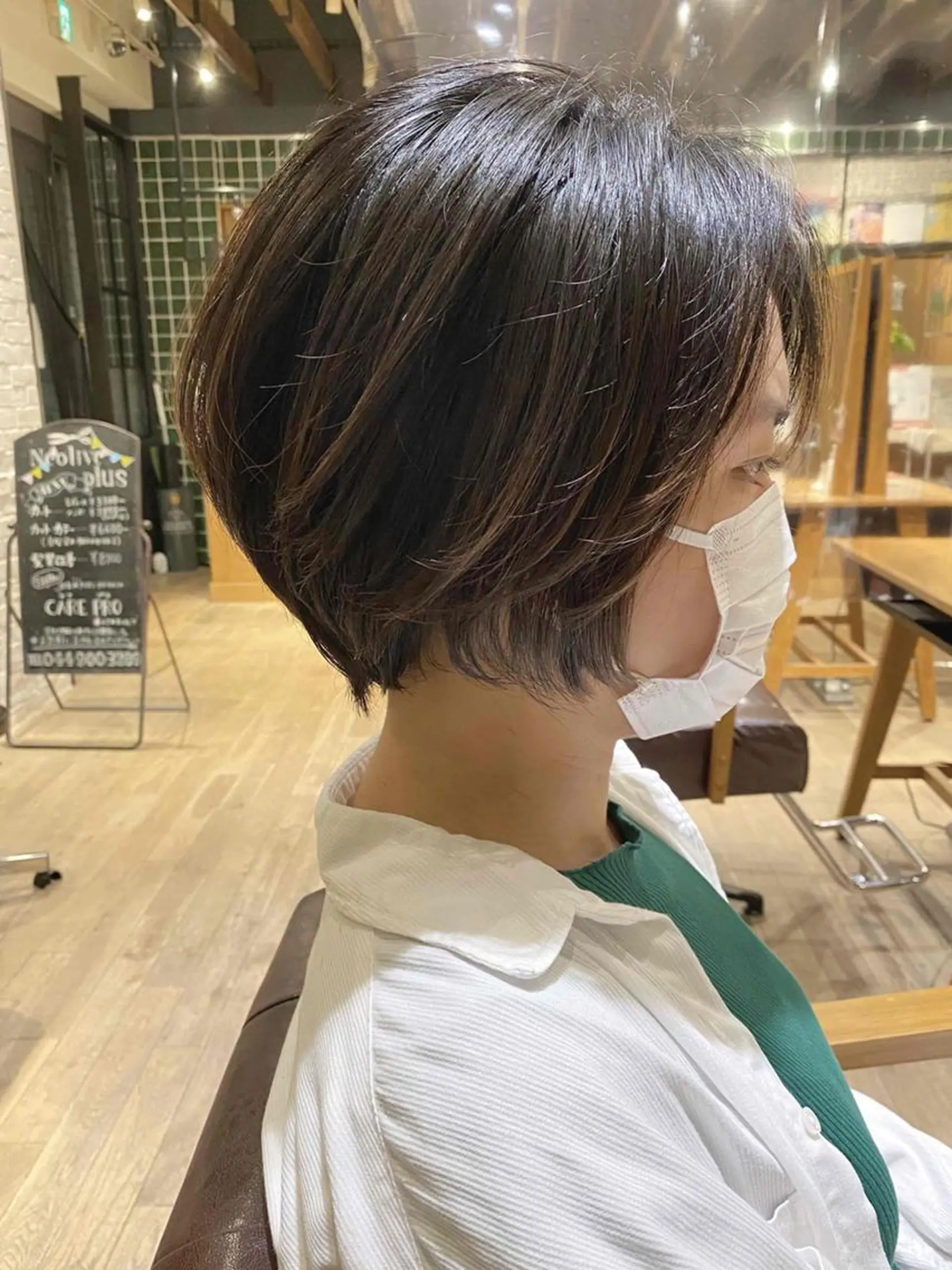 ショート カラー ショートボブ 丸みショート アッシュ ベージュカラー 黒髪 Neolive plus所属・前田 裕介のヘアスタイル