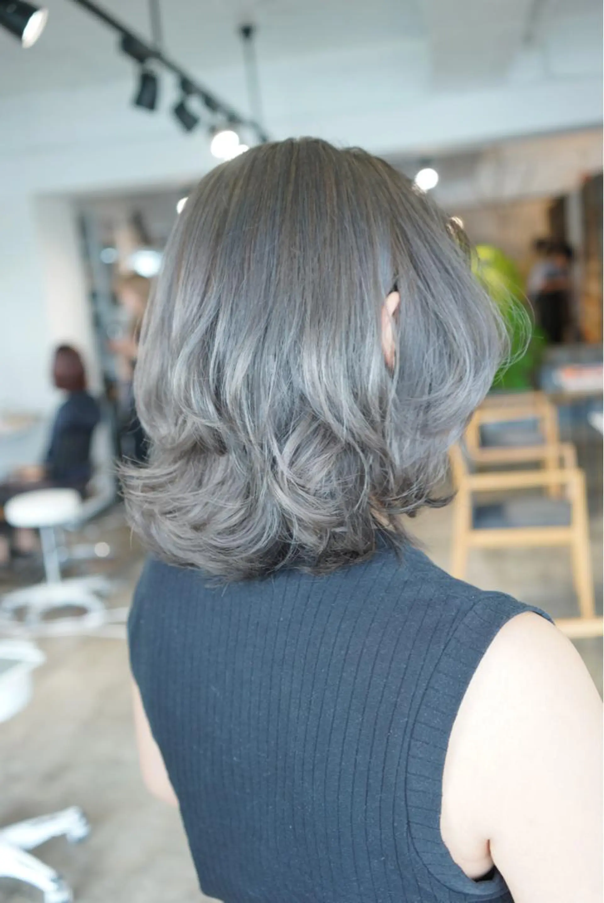 ミディアム カラー キッズ ヘアカラー トリートメント ハイトーン/レイヤー /ケアブリーチ石川治のヘアスタイル