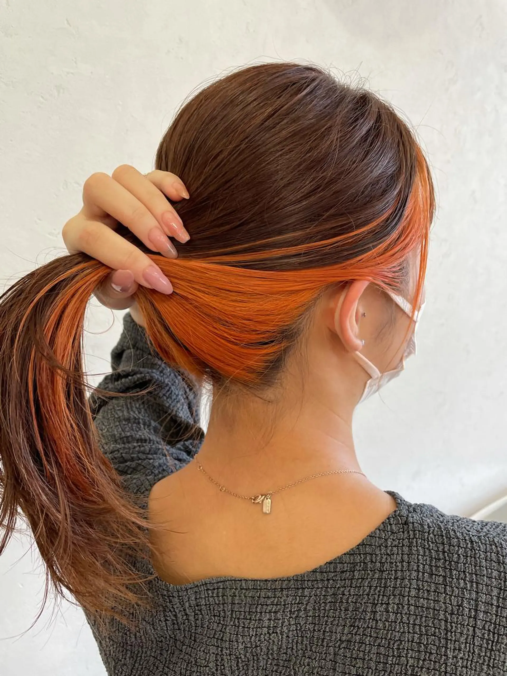 セミロング カラー インナーカラー オレンジ 1/f hair space所属・河口 友里のヘアスタイル