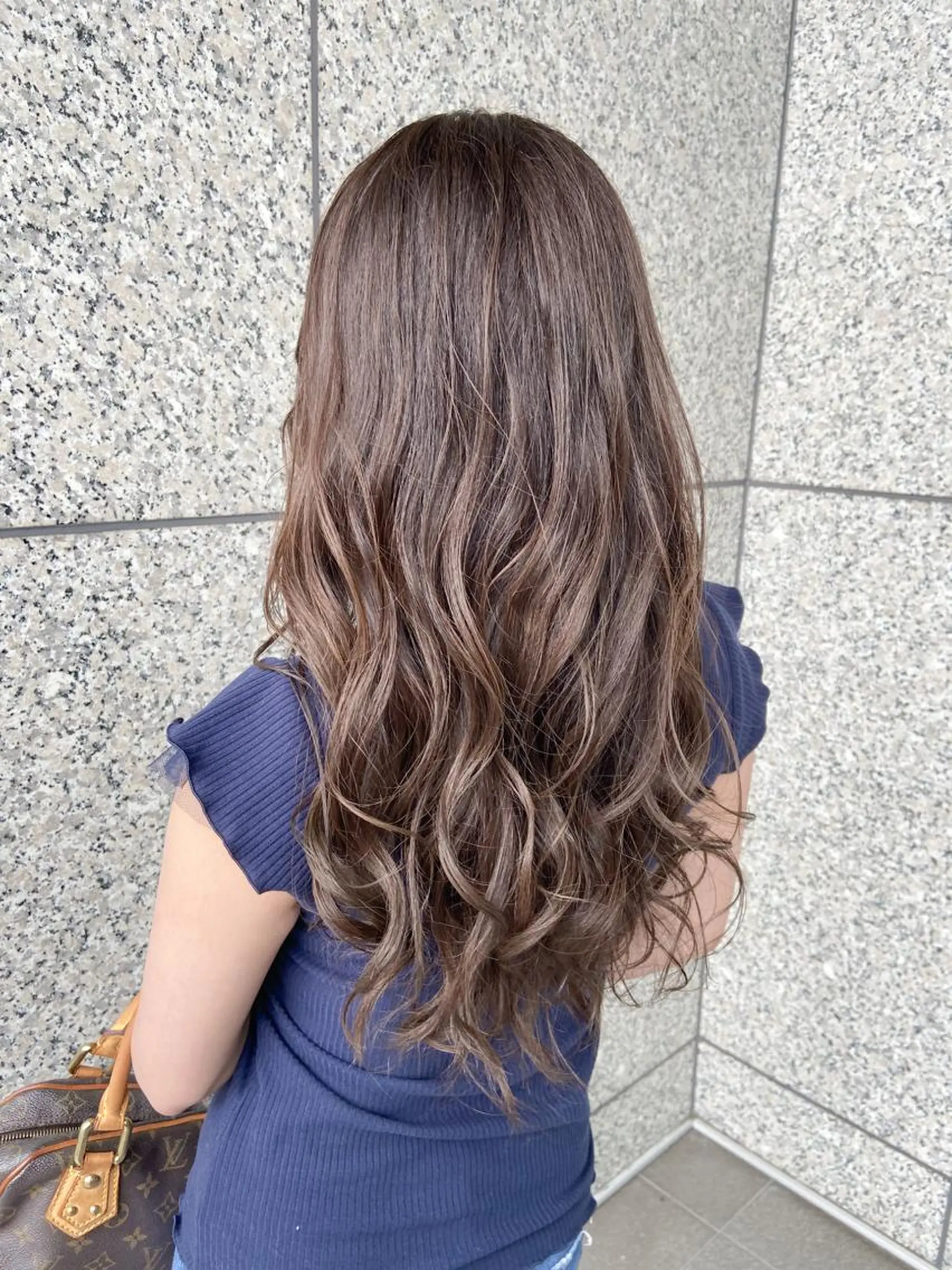 ロング ハイトーン/ベージュ 指名No.1荒木涼太のヘアスタイル