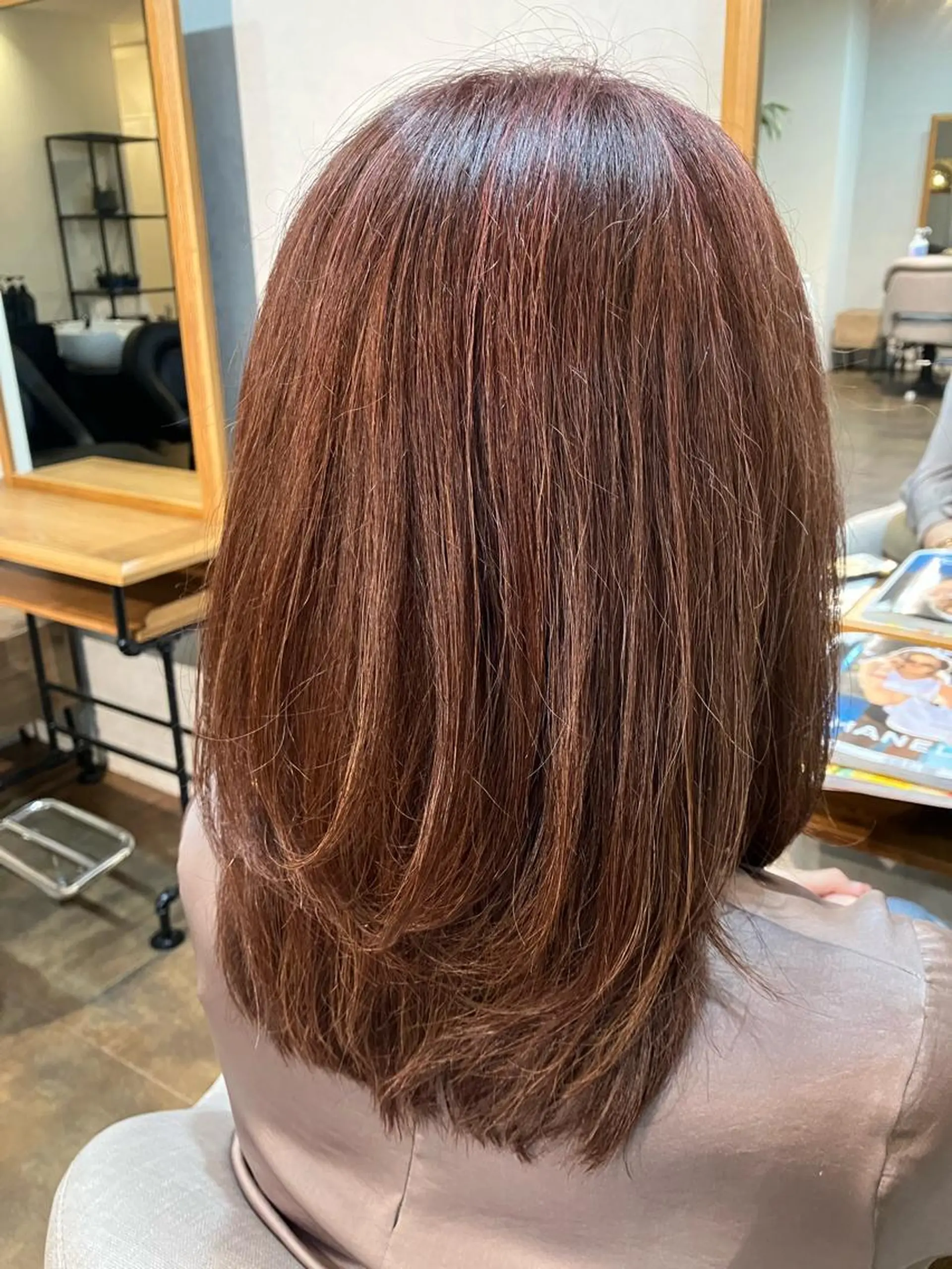 セミロング カラー ブリーチ ハイライトカラー ピンクカラー ハイライト レイヤーカット Hair&Make Nahoのマツエク・マツパデザイン