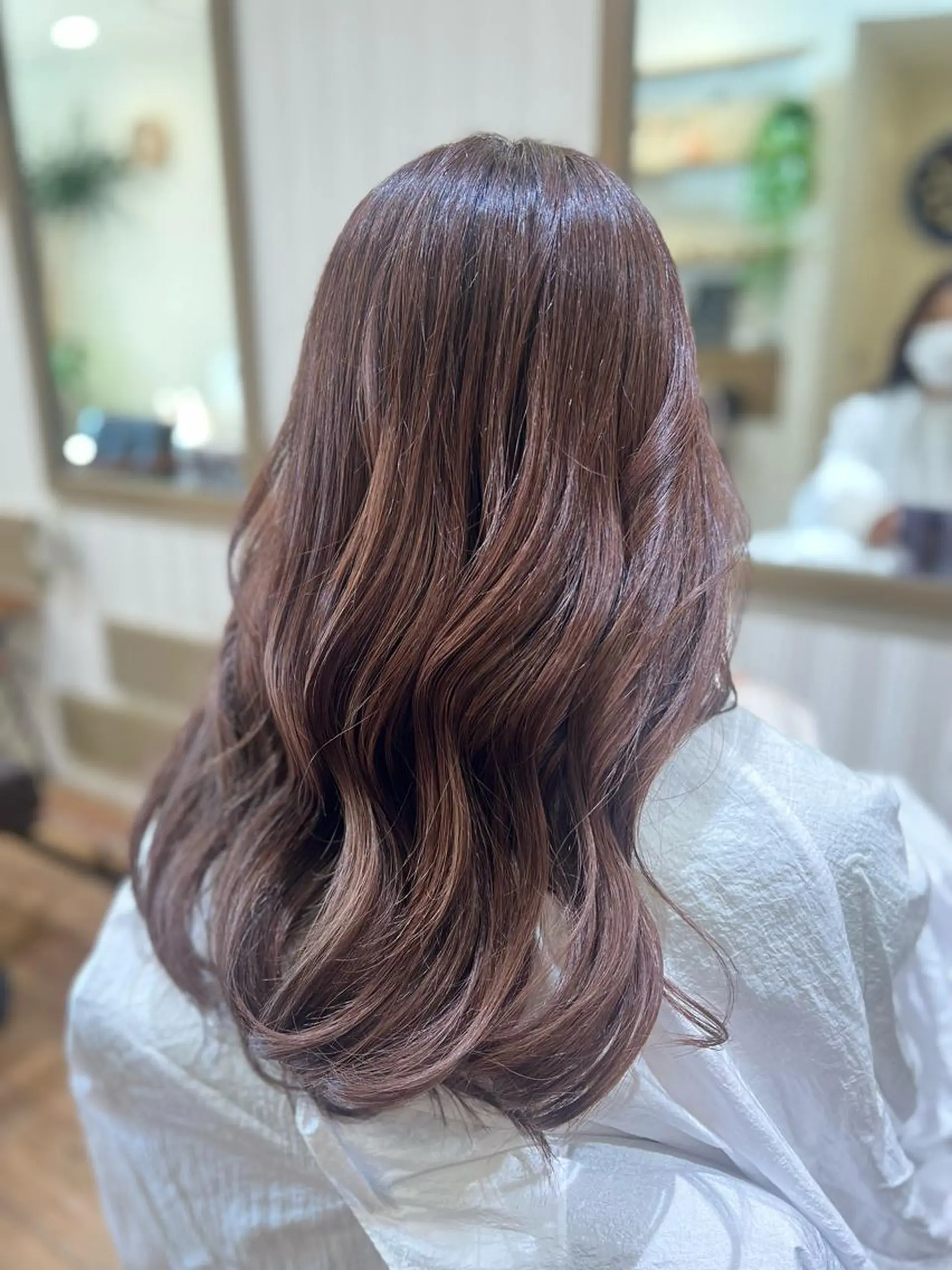 セミロング カラー ピンクカラー THE PARK所属・THE PARK キシオカのヘアスタイル