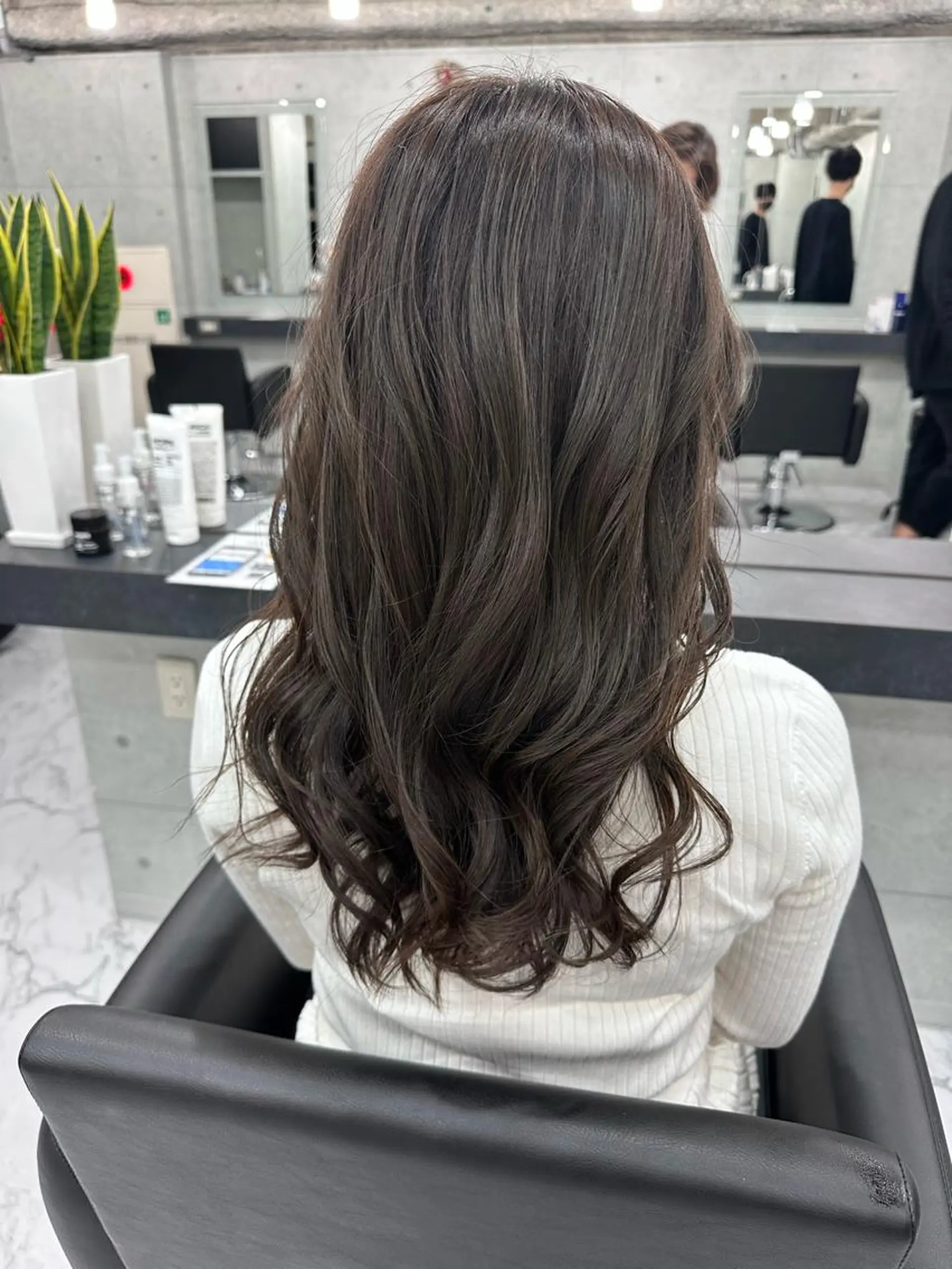 ミディアム カラー パーマ ヘアアレンジ メンズ マツエク・マツパ アイブロウ メンズハイライト 透明感カラー ハイライトカラー 眉カラー ハイライト Endearing 銀座/レイヤーカットのヘアスタイル