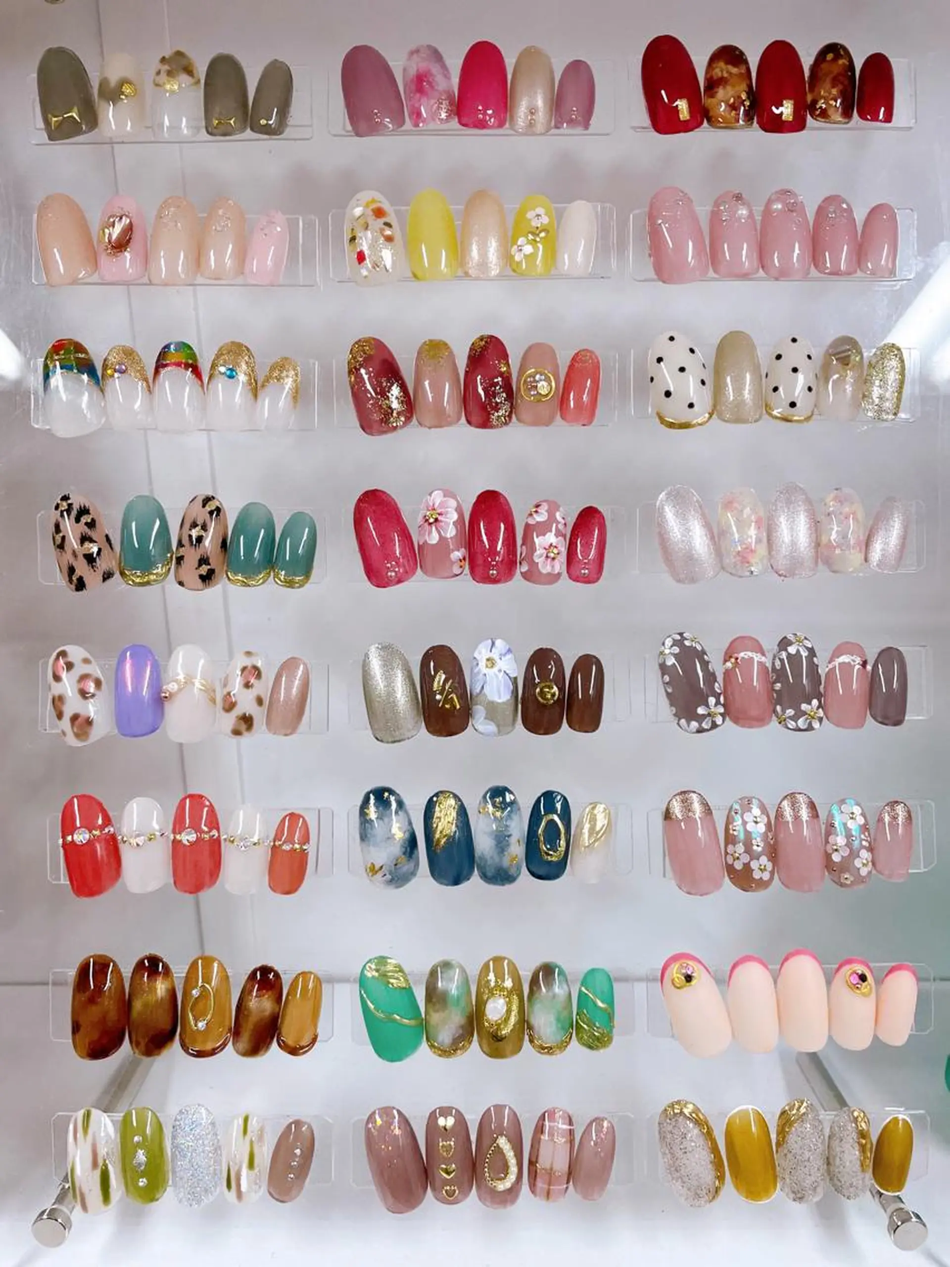 ネイル 芦辺 香奈のネイルデザイン