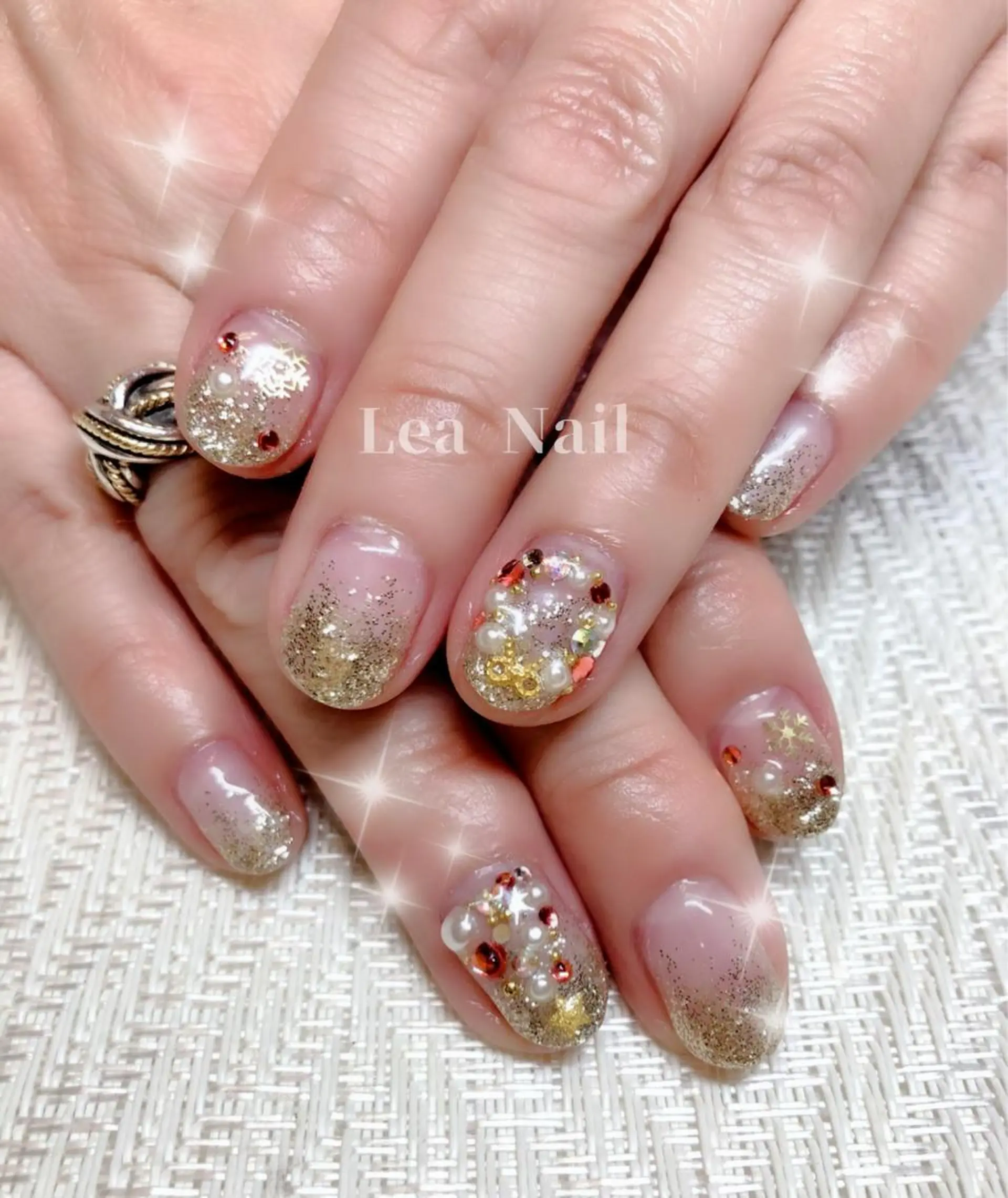 ネイル キラキラネイル 冬ネイル クリスマス Lea Nailのネイルデザイン