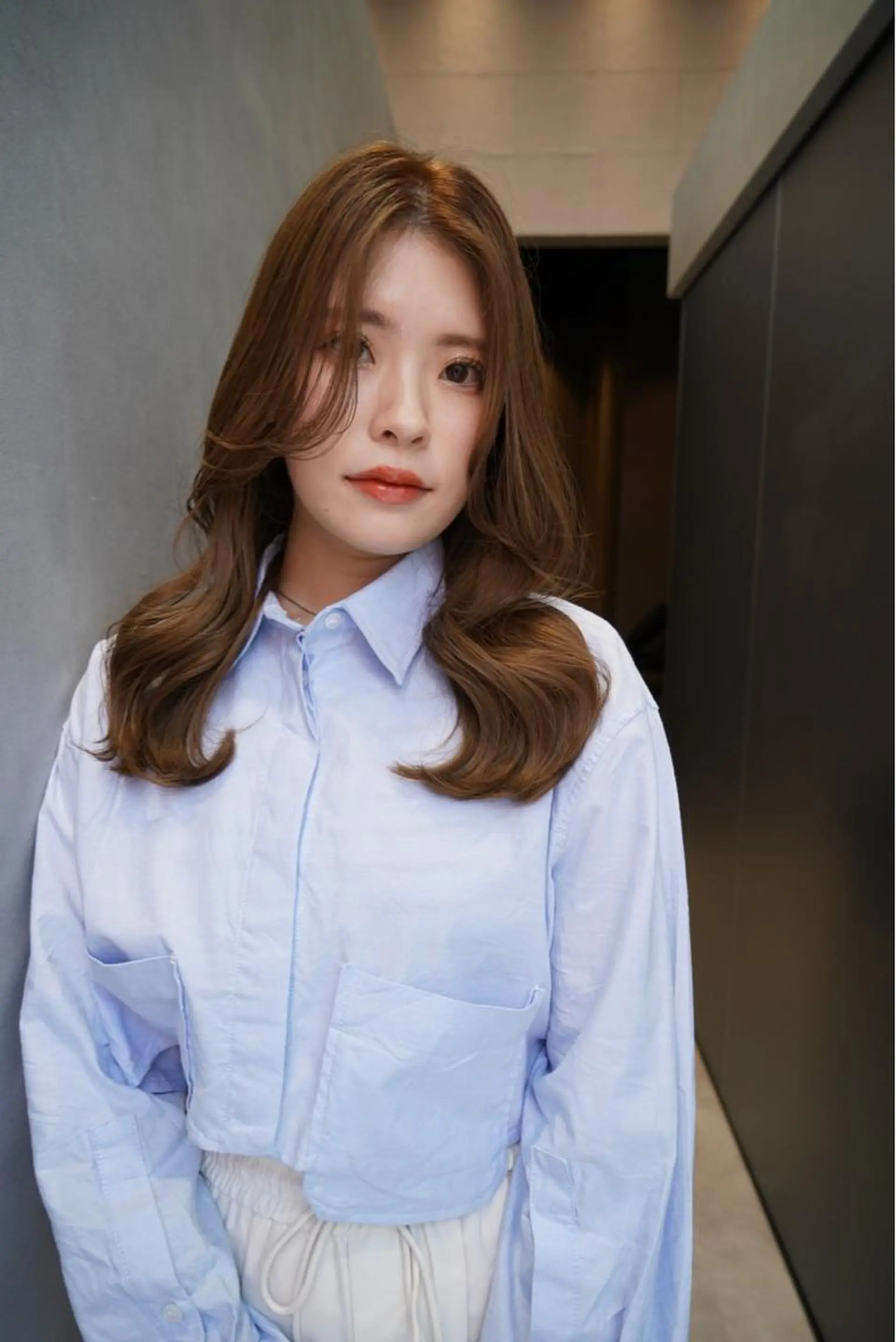 ミディアム くびれヘア 韓国風ヘア レイヤーカット カット ヘアカラー トリートメント ヘアセット EMANONシェアサロン心斎橋店所属・韓国メンズヘア　ミル クティボブ　足立佳代のヘアスタイル