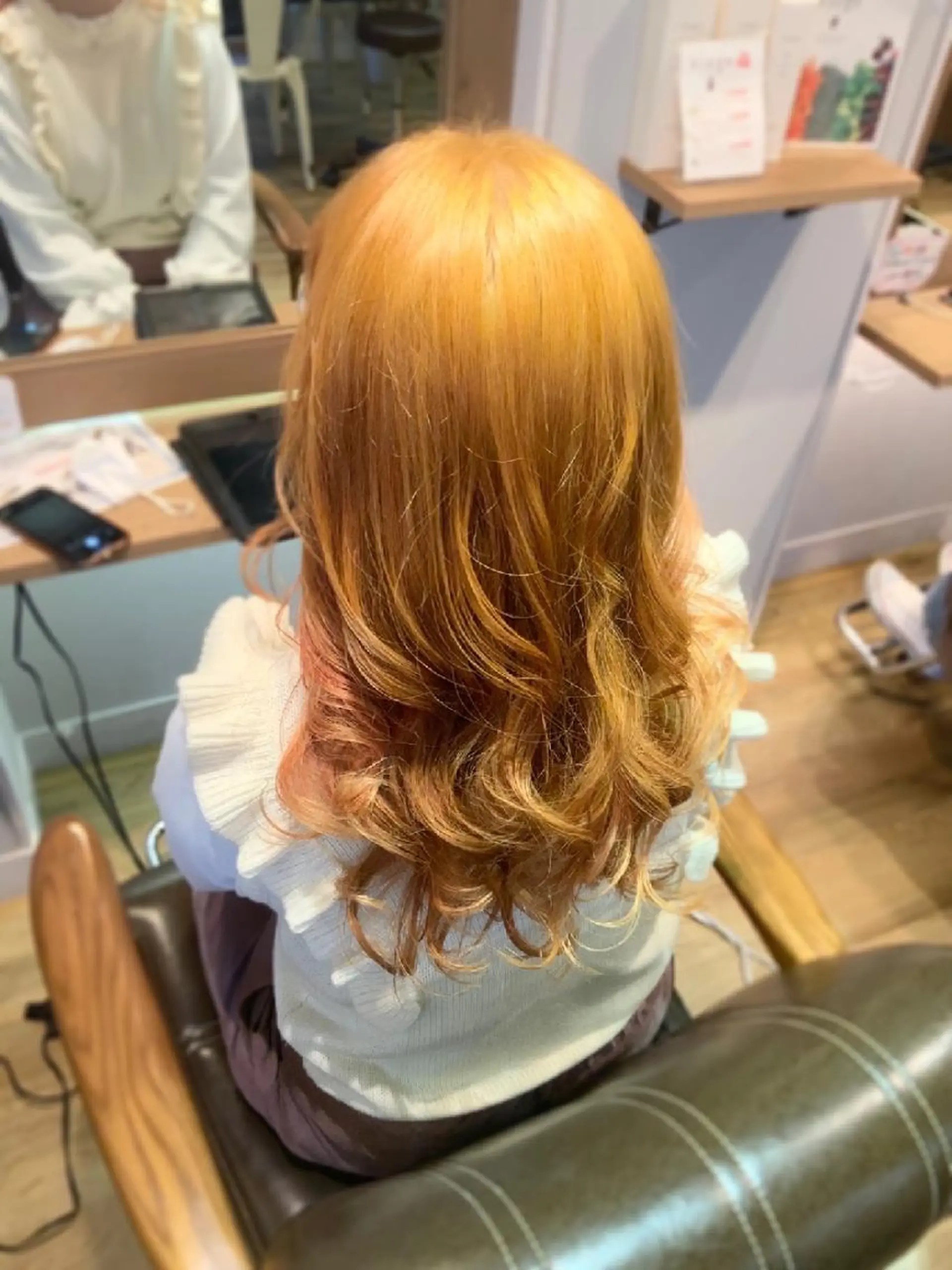 カラー ブリーチ ヘアカラー トリートメント 堀 望美のヘアスタイル