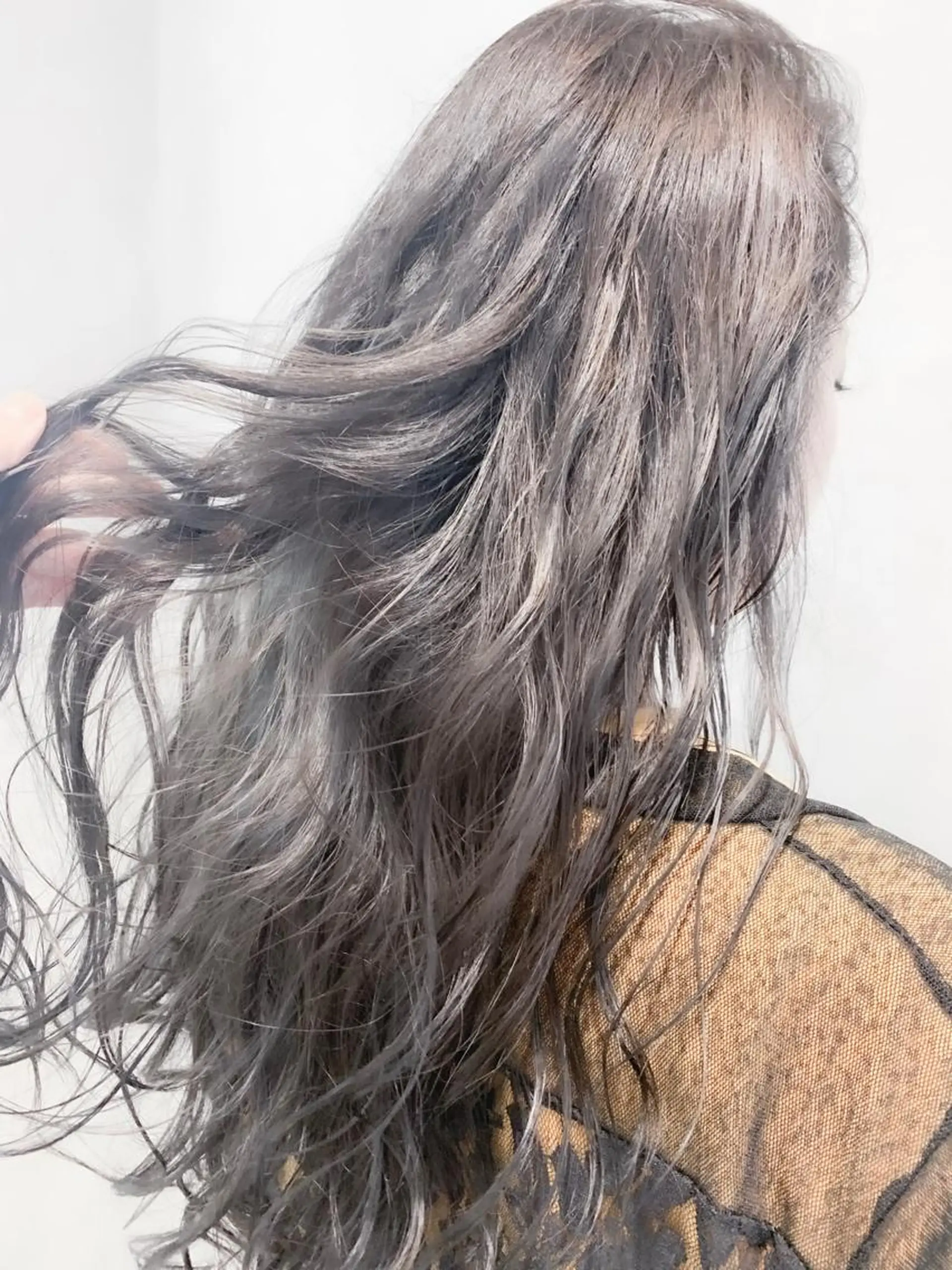 セミロング カラー ヘアアレンジ ミニボブ/ブリーチ 🌈MISATOのヘアスタイル