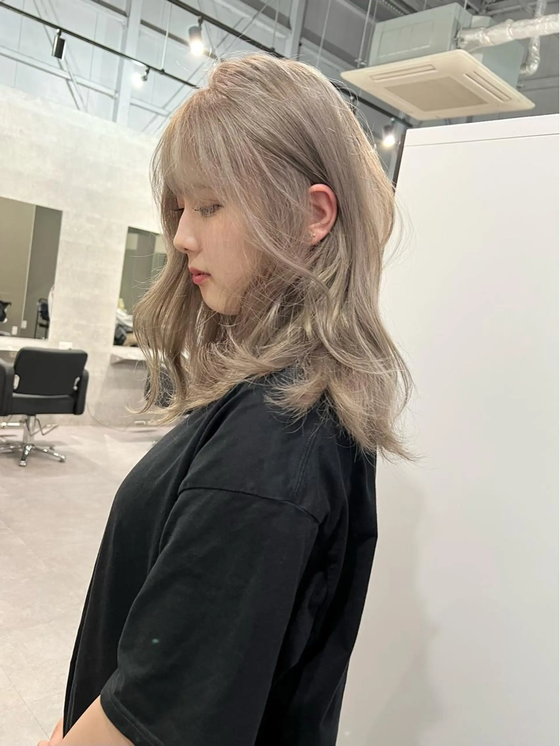 ミディアム カラー バレイヤージュ ブリーチ 抜きっぱなしブロンド ブロンド ケアブリーチ Via officialのヘアスタイル