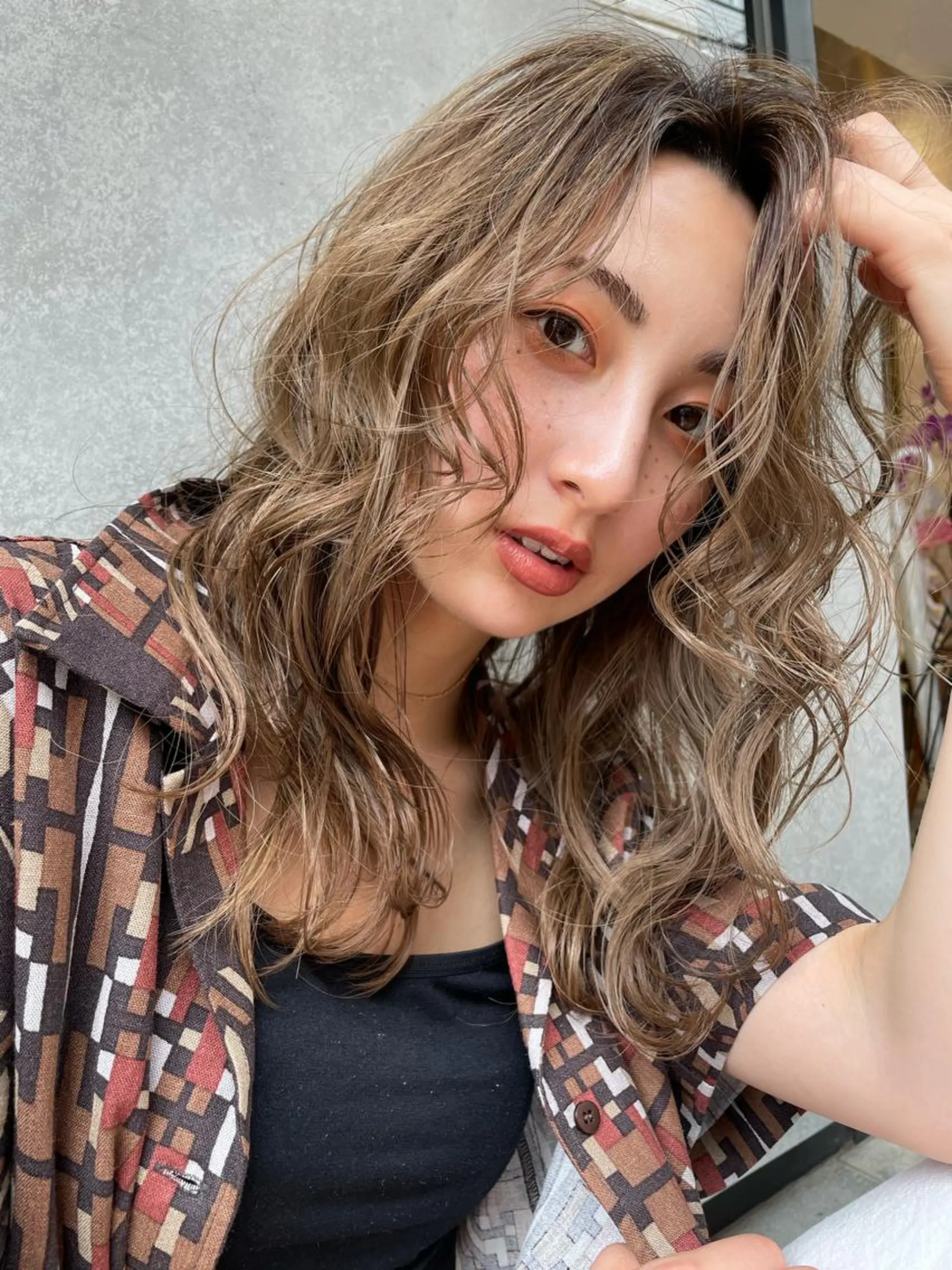 セミロング カラー パーマ ベージュカラー ブリーチ デザインカラー グレージュ ナガミネアリサ/ 学芸大学/海外ヘアのヘアスタイル