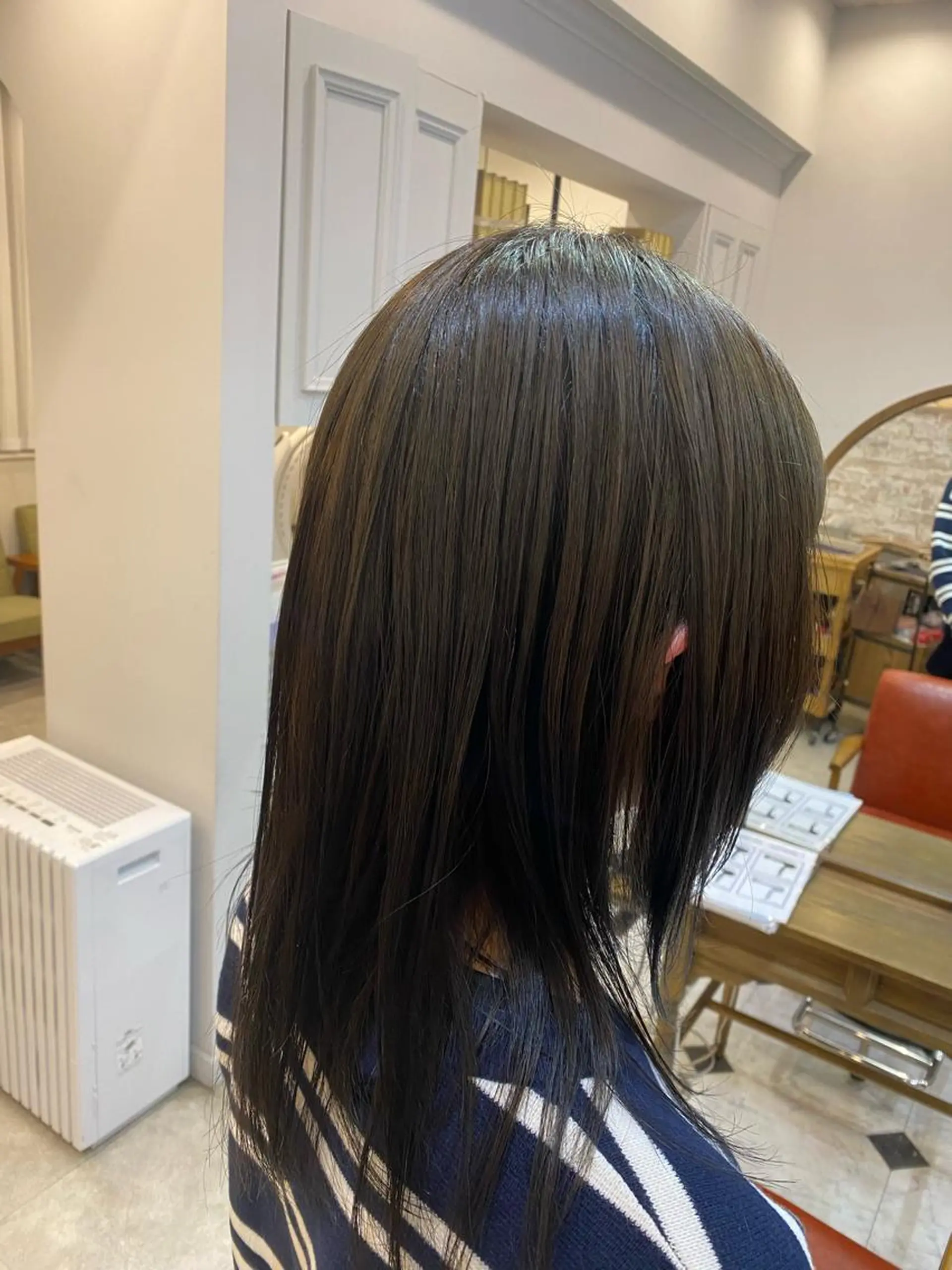 カラー abbzi Hair Revo所属・西郷 友菜のヘアスタイル