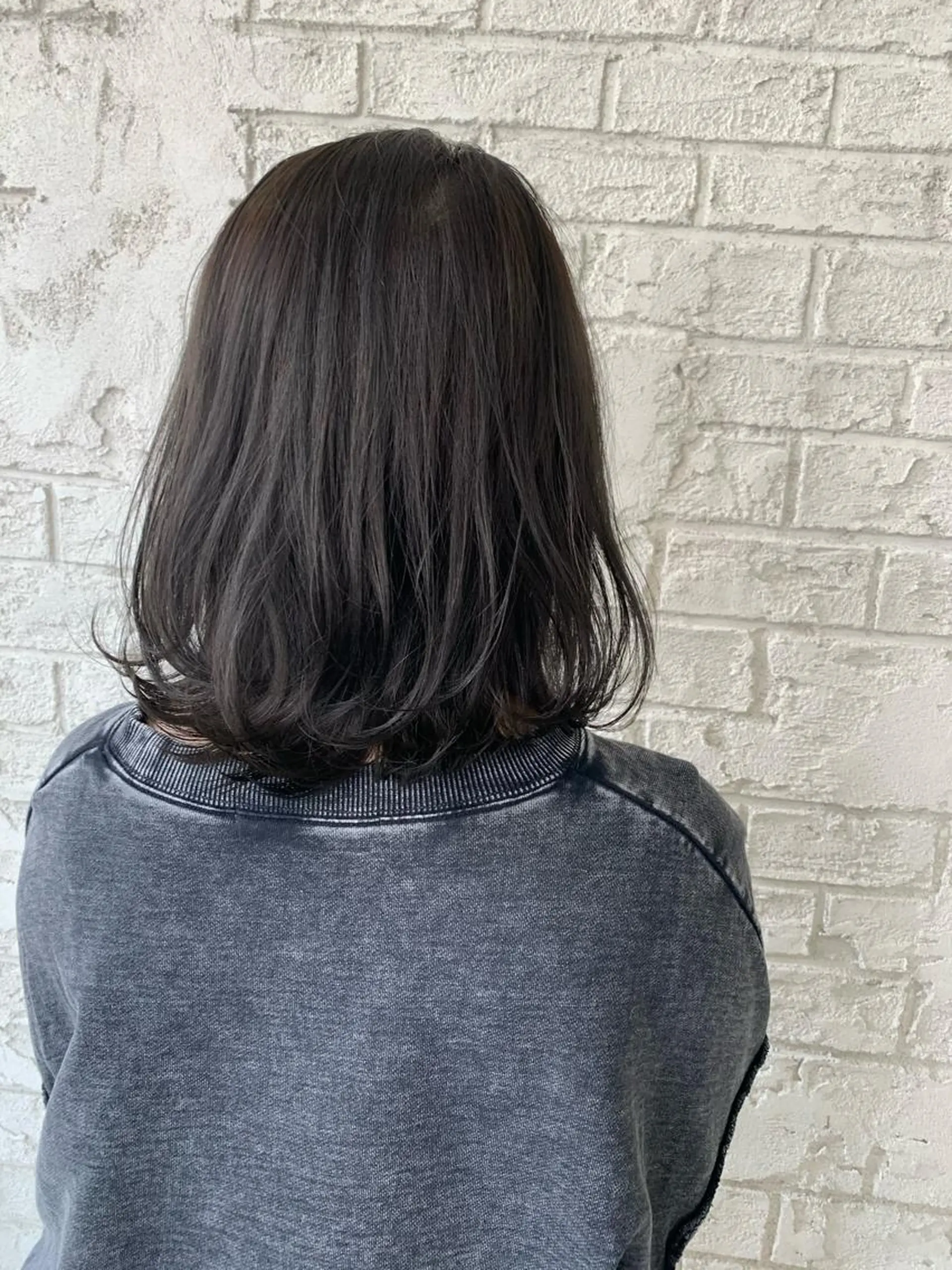 ミディアム カラー グレージュ イルミナカラー オリーブグレージュ オリーブグレー ブリーチ特化 ハイトーンRYOYAのヘアスタイル