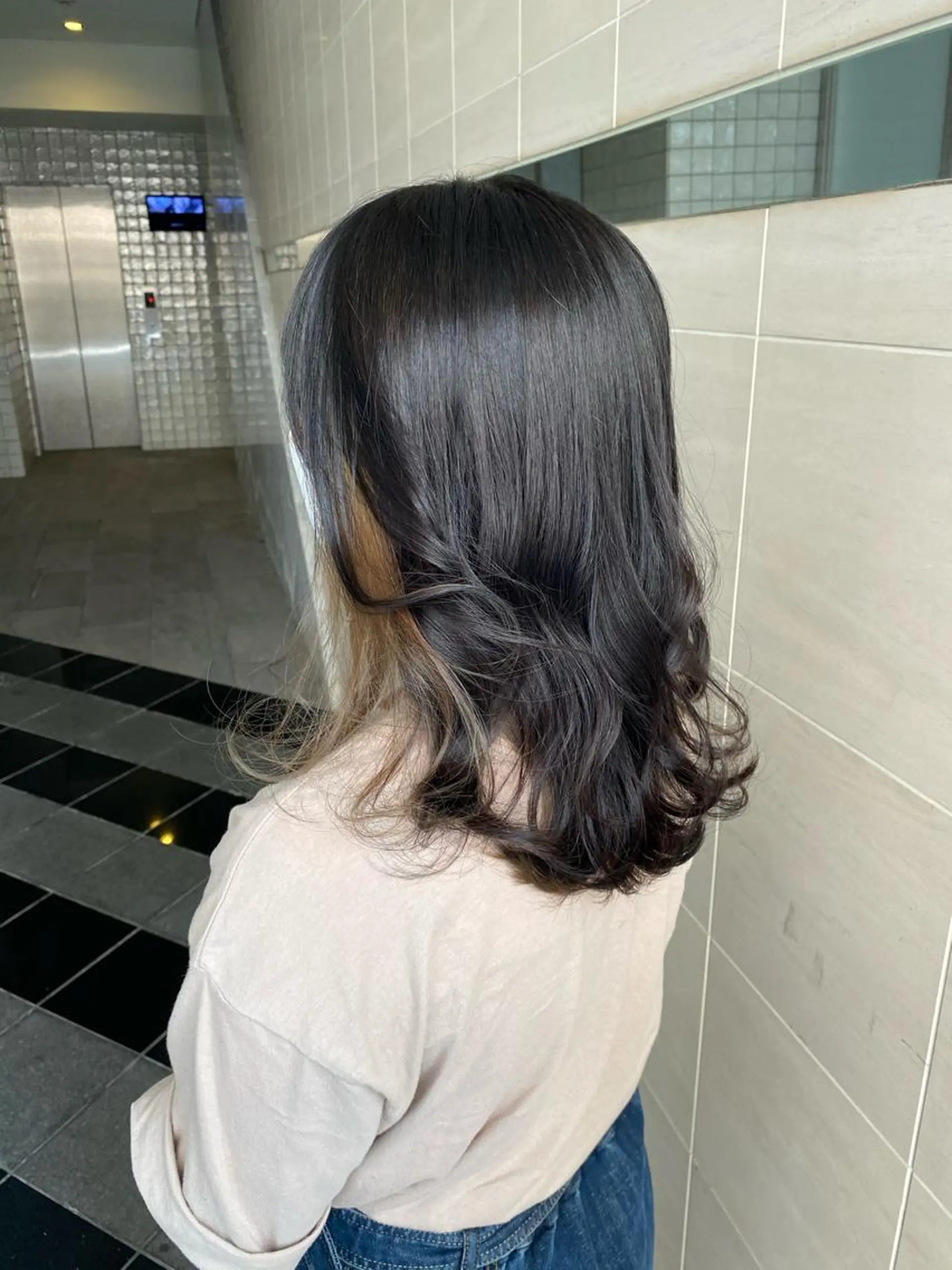 セミロング カラー ベージュカラー グレージュ ヘアカラー 🤍韓国風ヘア 柴田真帆🤍のヘアスタイル