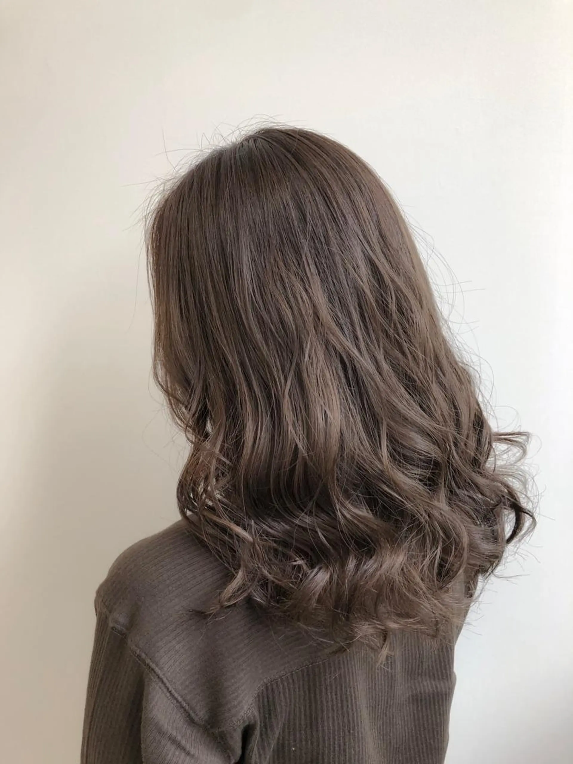 ミディアム カラー ブリーチ ケアブリーチ 透明感カラー グレージュ eclair.髪質改善&トリートメント所属・【艶髪、透明感】西村 有司のヘアスタイル