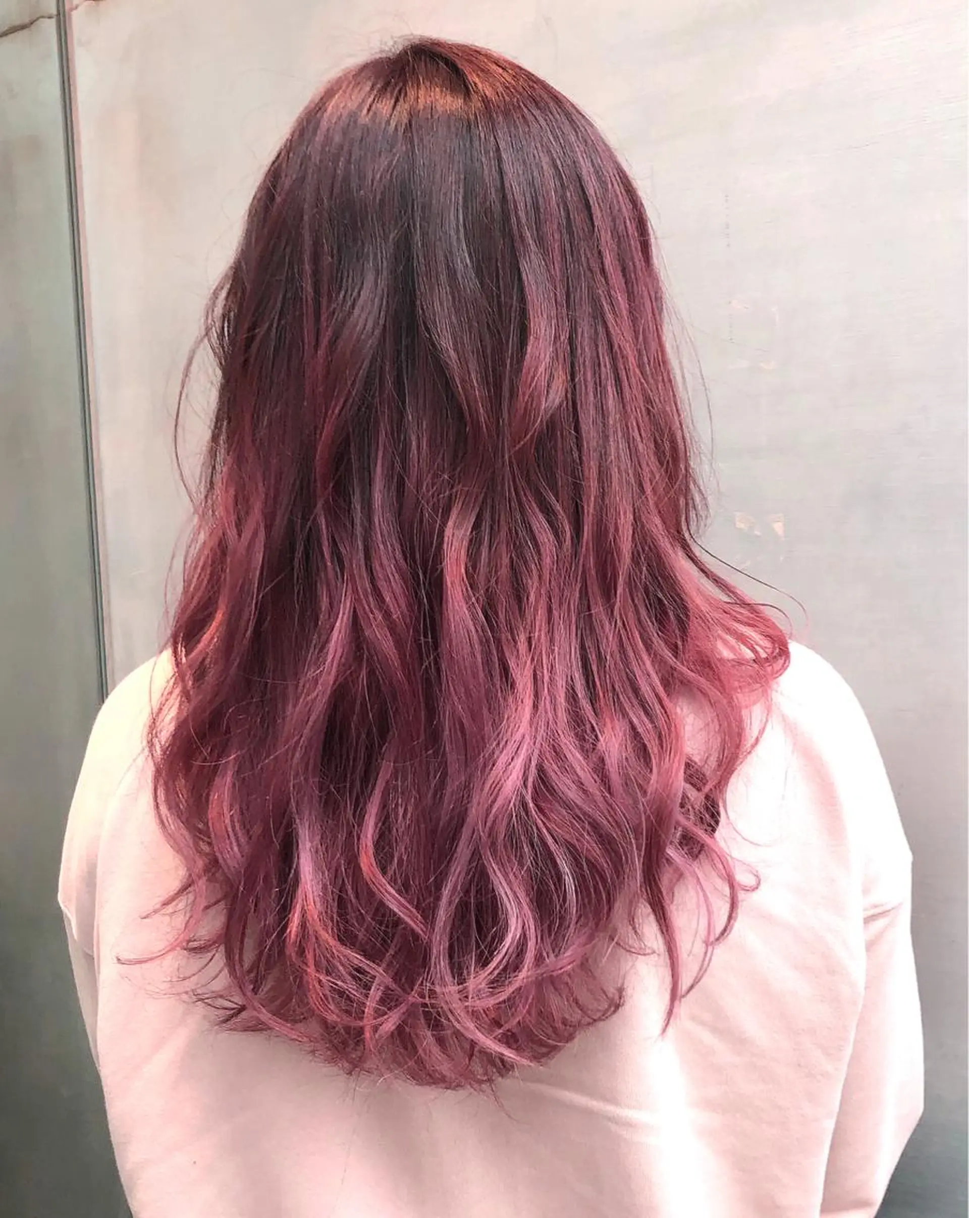 ロング カラー グラデーションカラー ピンクカラー メンズ レイヤー ウルフ 弓木啓輔のヘアスタイル