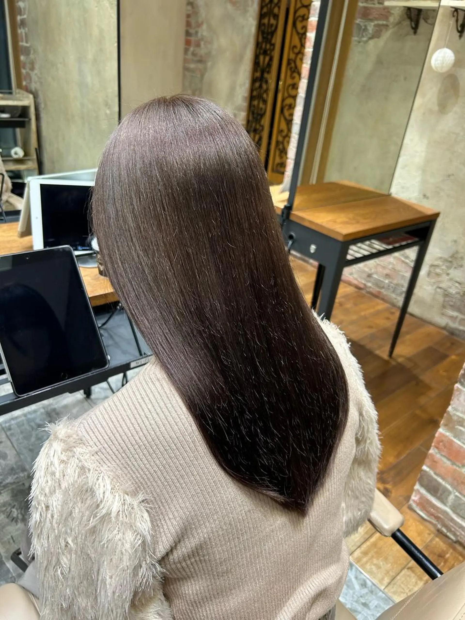 ロング カラー パーマ ブリーチ ケアブリーチ ダブルカラー イヤリングカラー ハイライトカラー カット ヘアカラー 縮毛矯正 トリートメント 新宿✨顔周りカット 韓国ヘア/坂本亜裟海のヘアスタイル