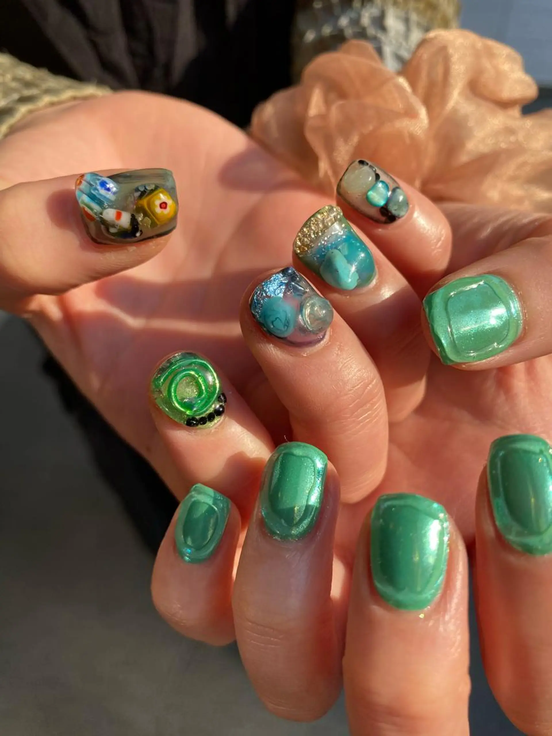 ミディアム カラー パーマ ヘアアレンジ メンズ キッズ ネイル viewstokyo所属・mana 暖色カラーカットのヘアスタイル