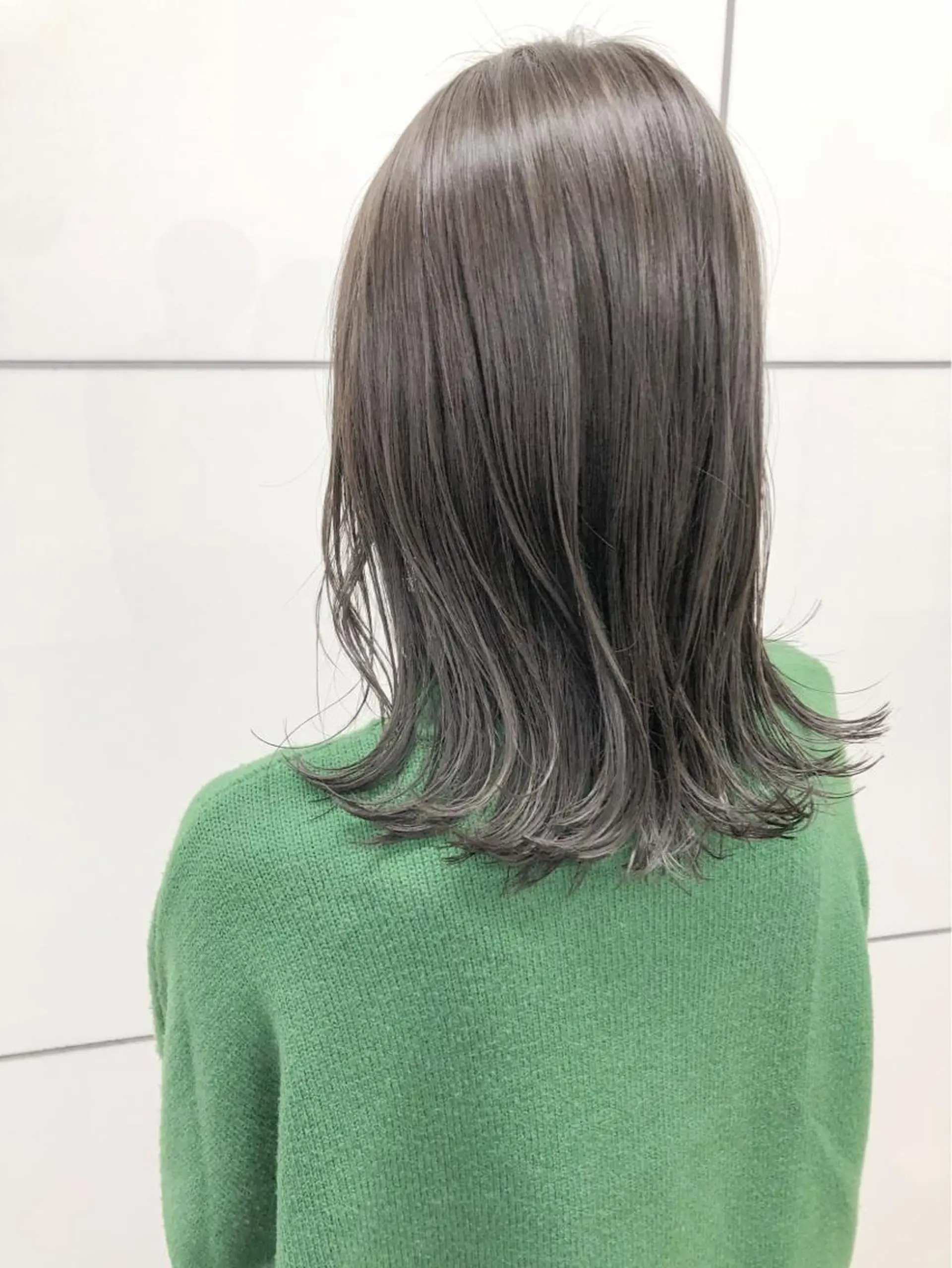 ミディアム カラー ヘアアレンジ ミストバング ブリーチ ケアブリーチ 透明感カラー デザインカラー maoブリーチ無し 似合わせカラーのヘアスタイル