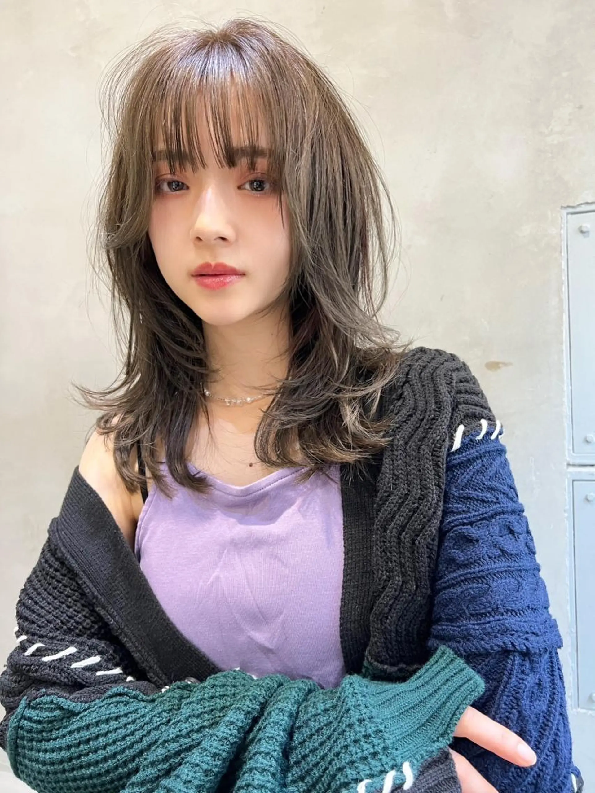 ミディアム カラー ヘアアレンジ グレージュ 顔まわりレイヤー レイヤーカット ヘアカラー トリートメント 金子 廉のヘアスタイル