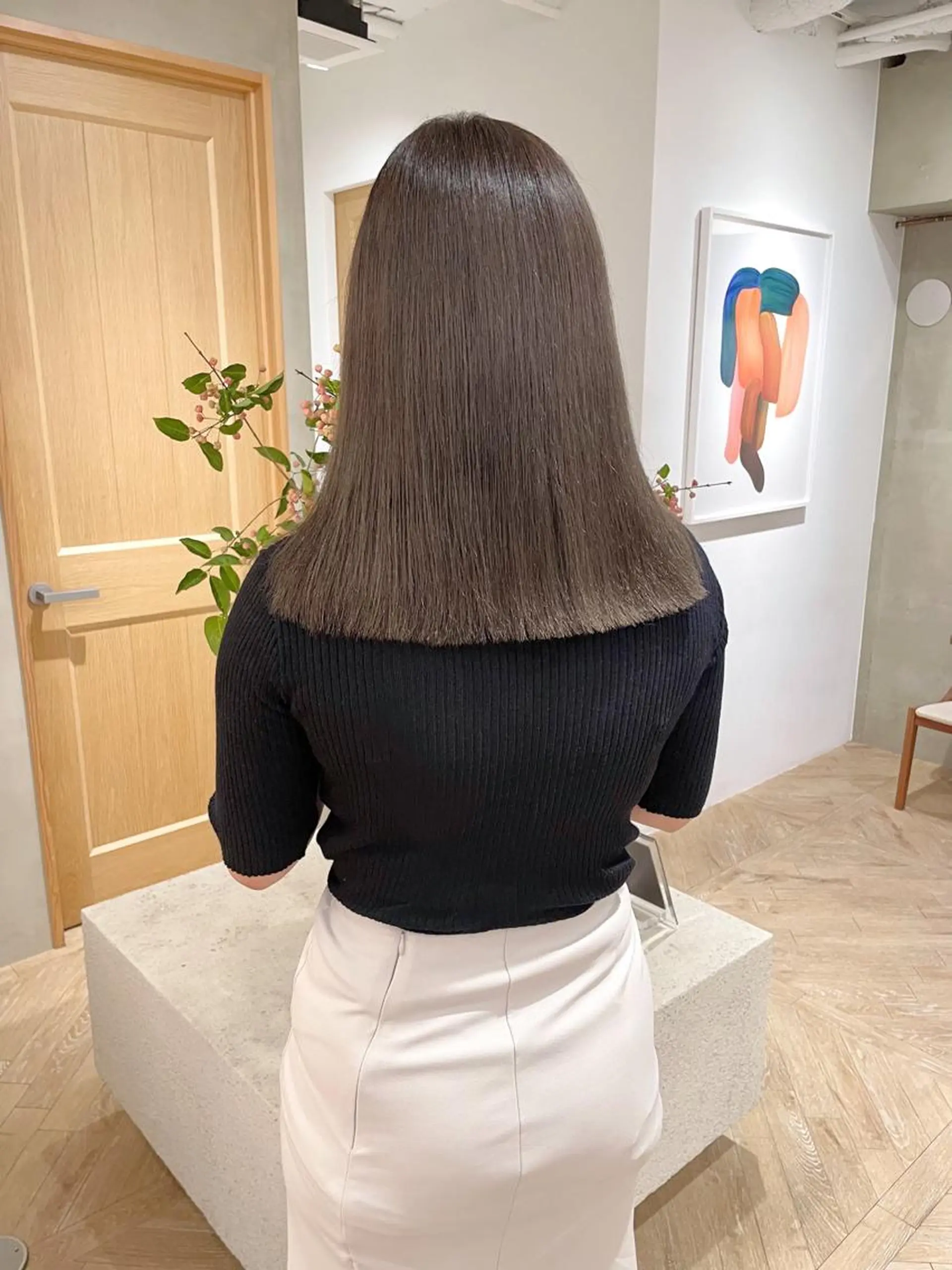 ミディアム カラー 切りっぱなしボブ ベージュカラー ブリーチ ケアブリーチ グレージュ カット 縮毛矯正 ボブ/レイヤー 🌟梅田盛一🌟のヘアスタイル