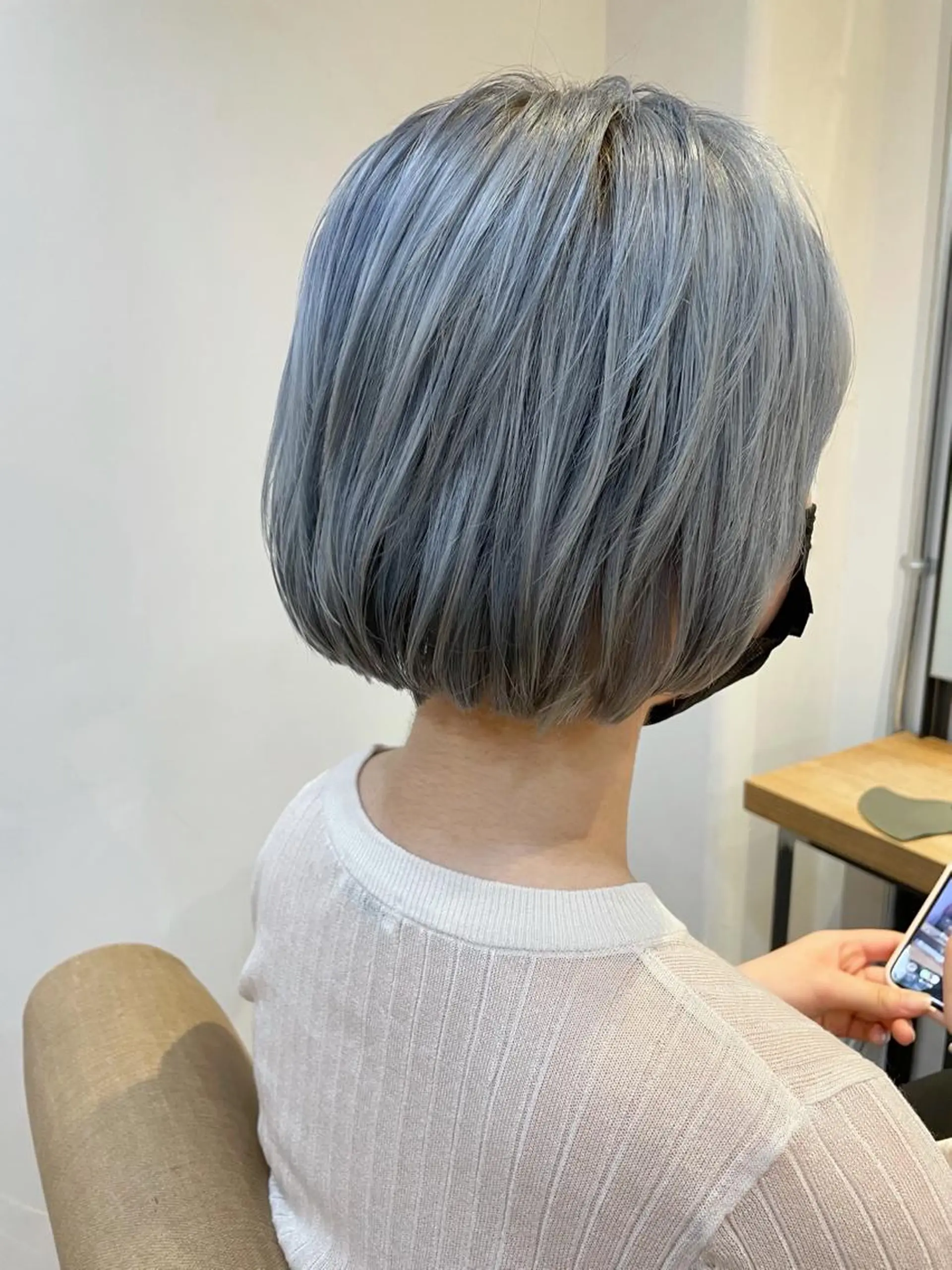 ショート カラー あずまぐち めぐみのヘアスタイル