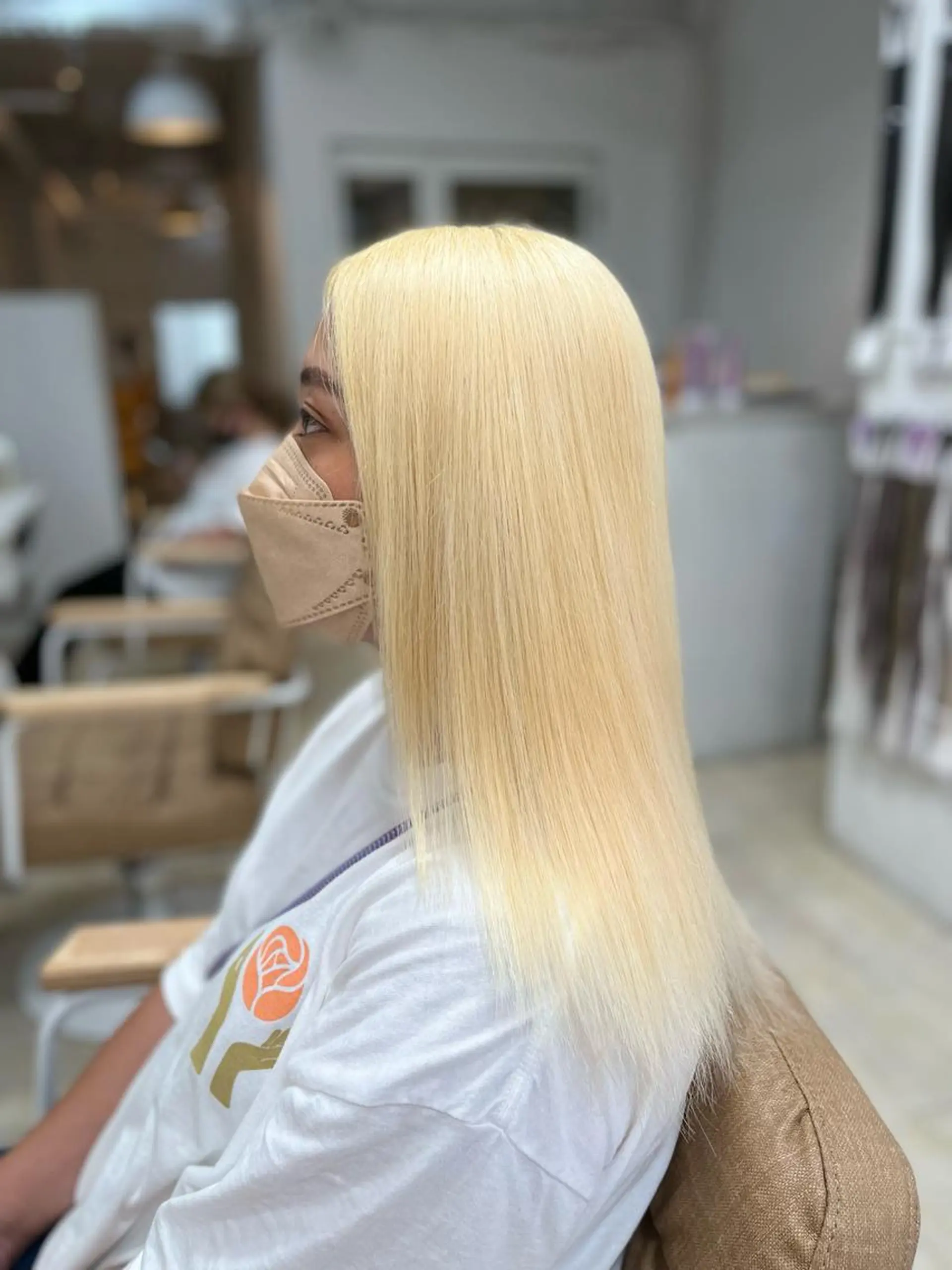 セミロング カラー パーマ ヘアアレンジ メンズ キッズ ネイル マツエク・マツパ アイブロウ ヘアカラー トリートメント ブリーチ特化型✂️ ハイトーンカラー👨のヘアスタイル