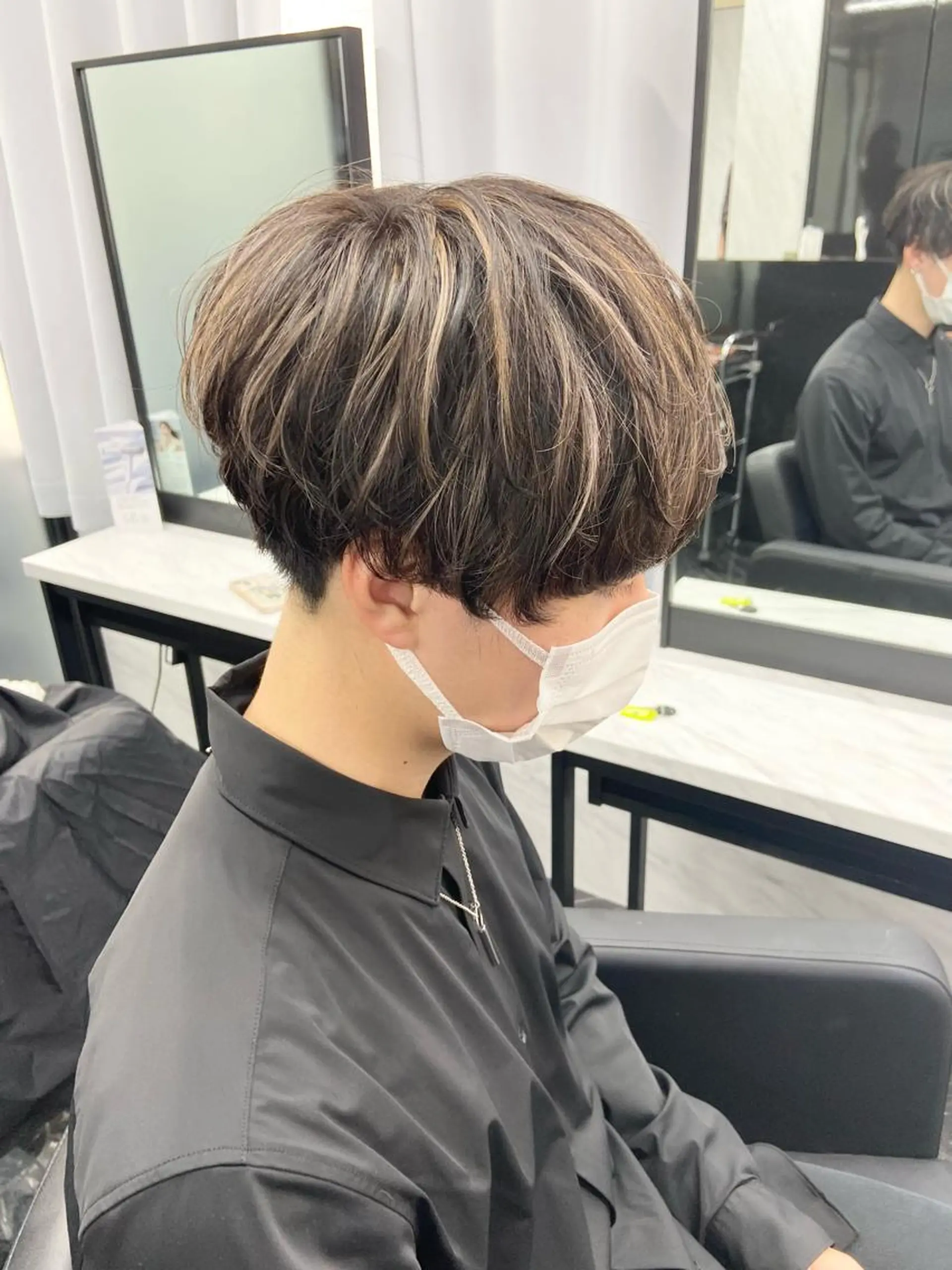 ショート カラー メンズ メンズハイトーン ハイトーンカラー カット ヘアカラー ミルボンAujua認定サロン Ria  OSAKA 梅田所属・メンズ特化 Ryuのヘアスタイル